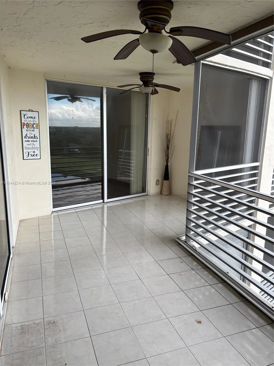 3507 Oaks Way, #805