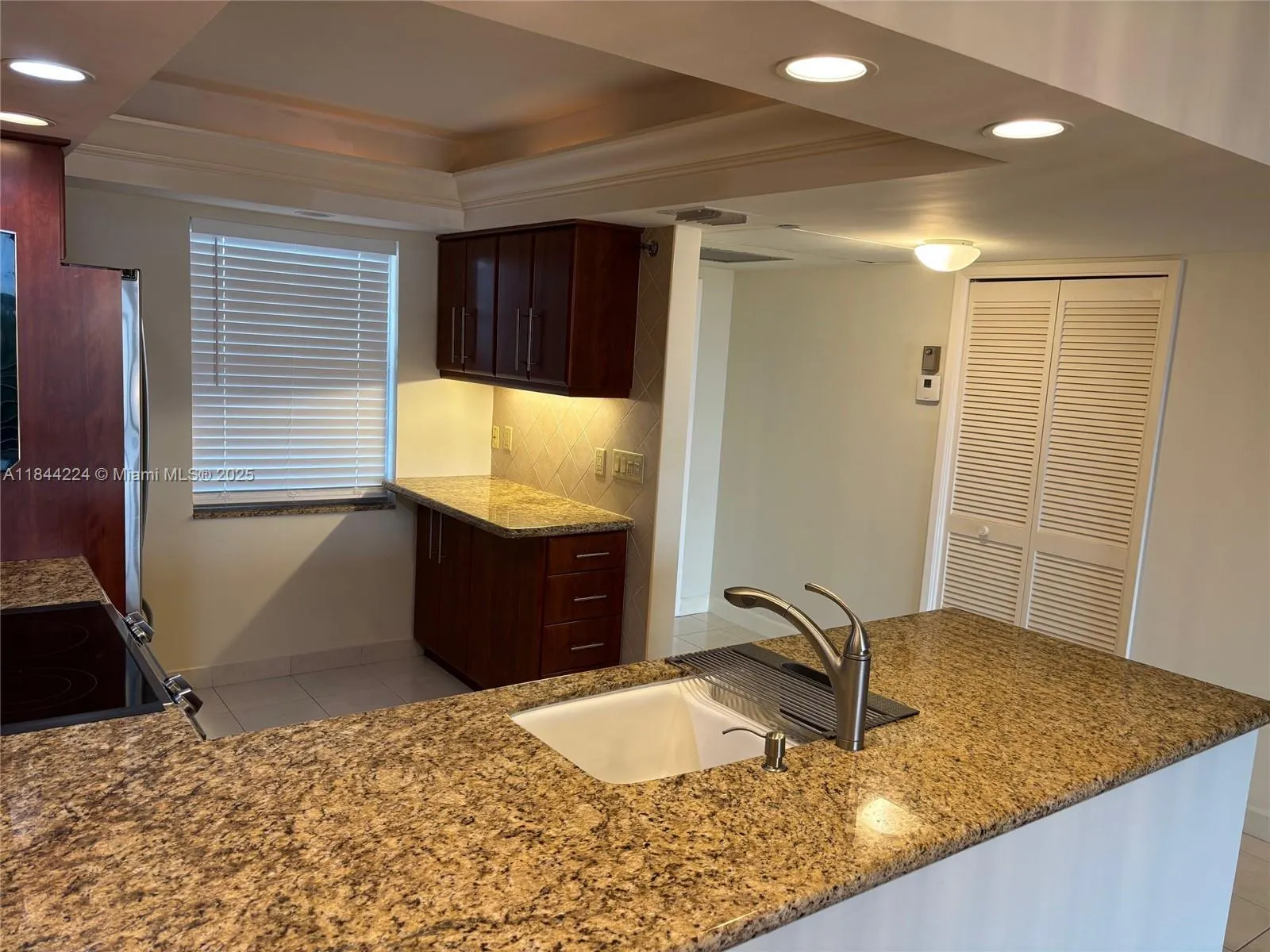3507 Oaks Way, #805