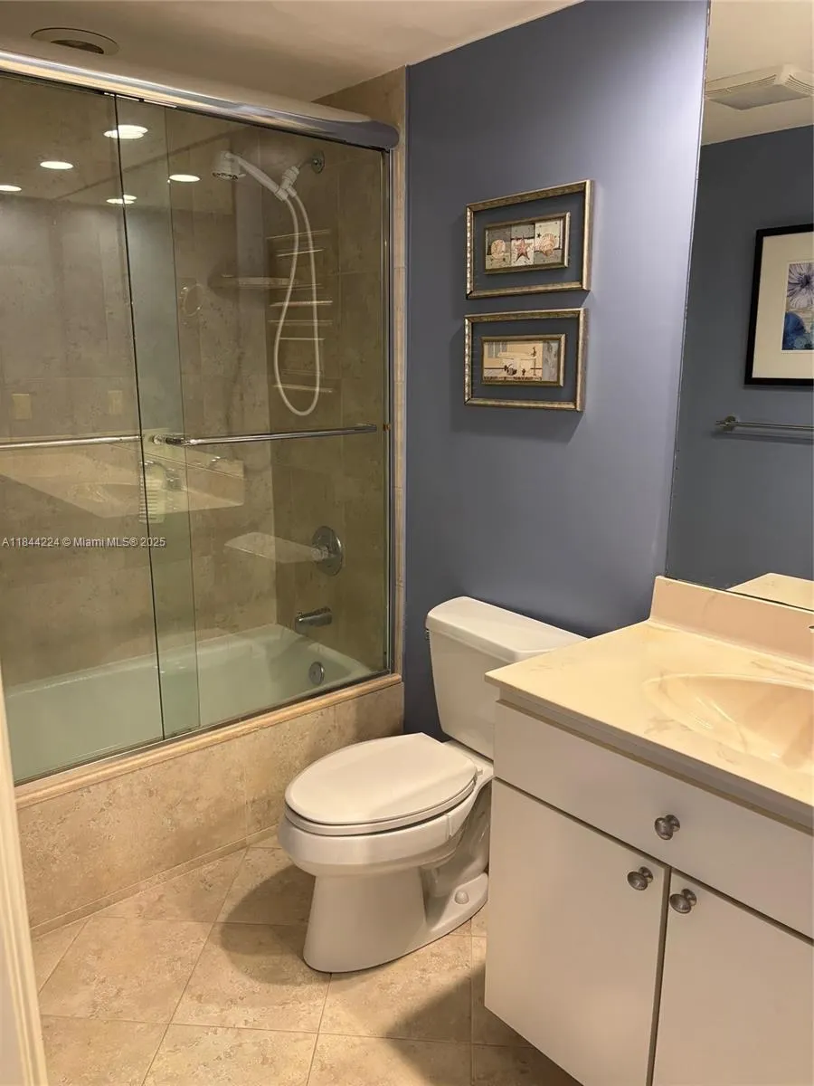 3507 Oaks Way, #805