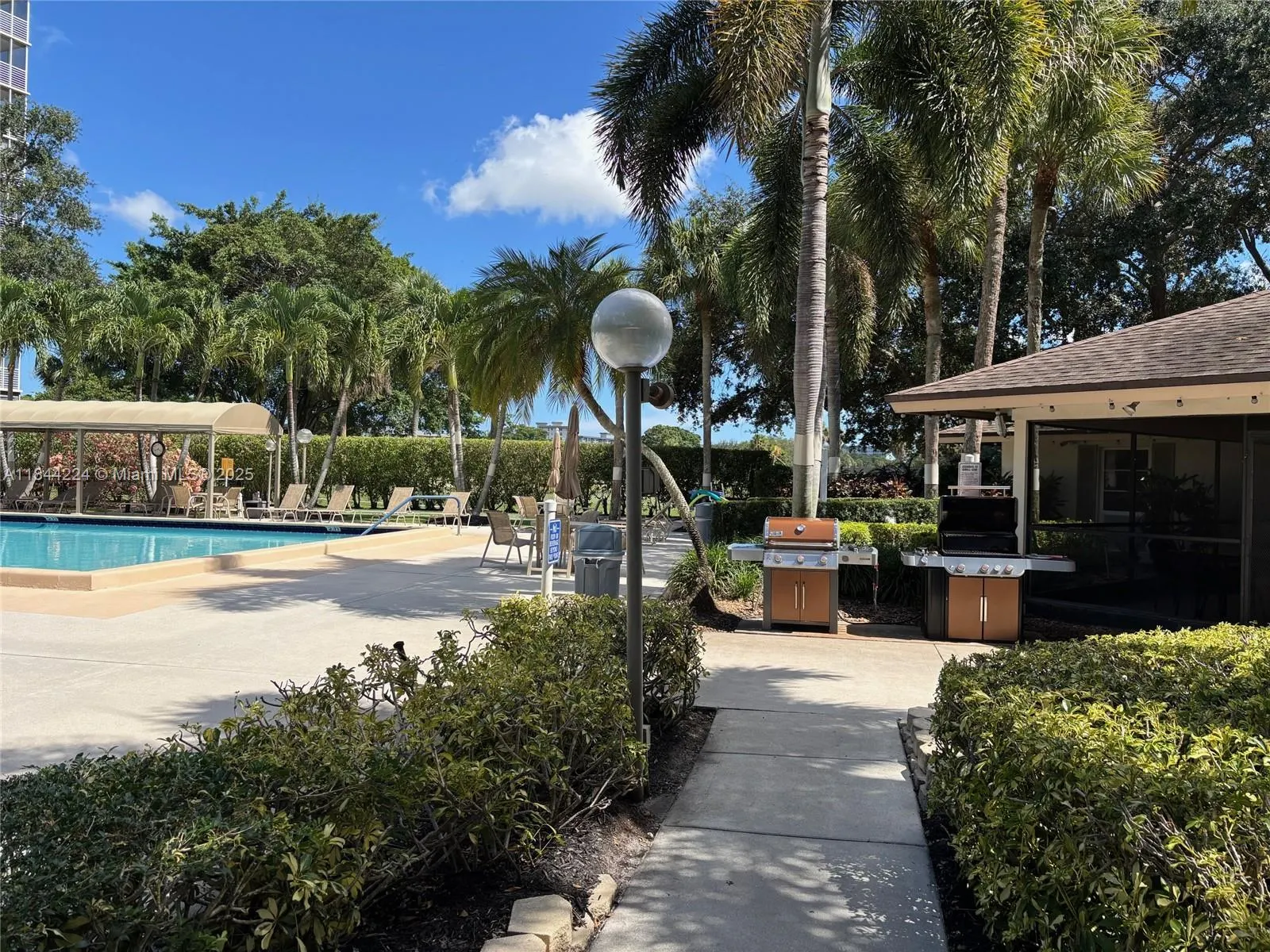 3507 Oaks Way, #805