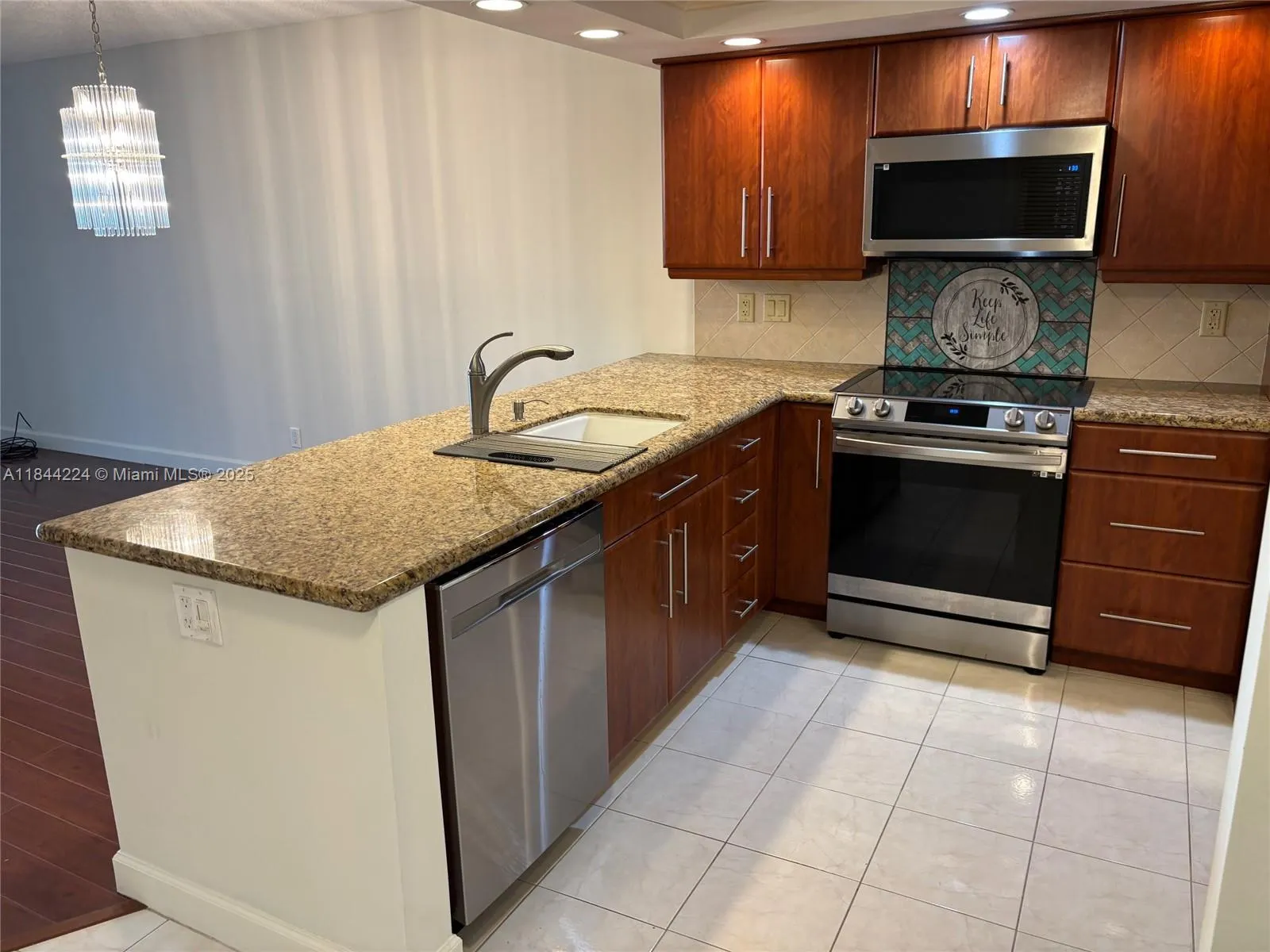 3507 Oaks Way, #805