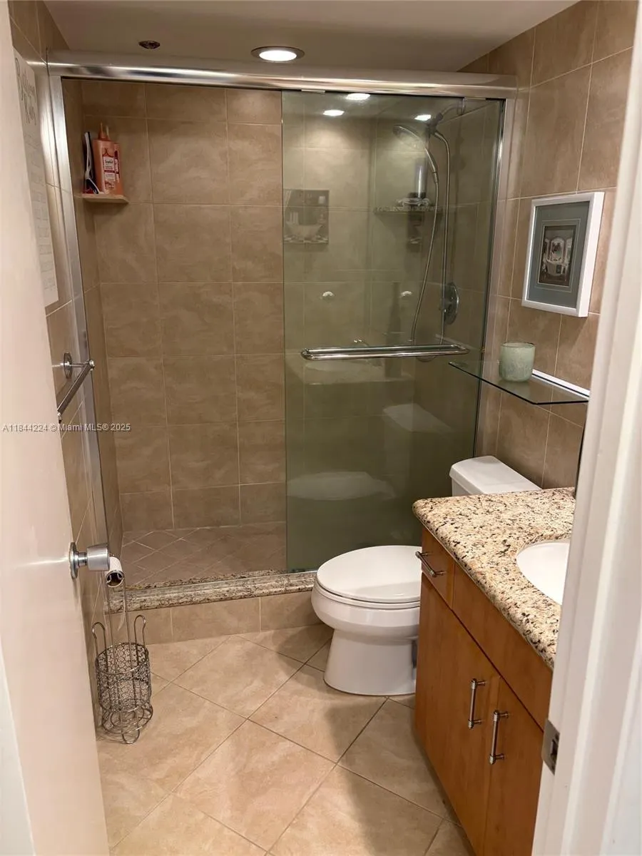 3507 Oaks Way, #805