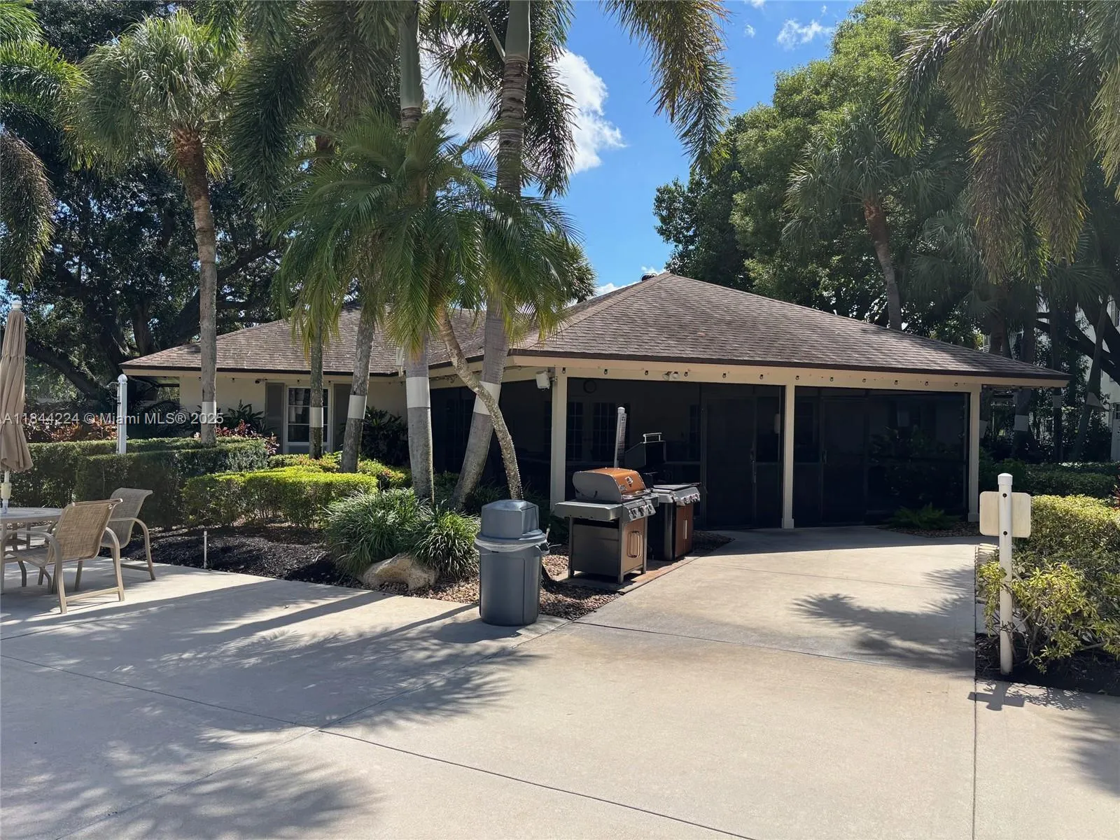 3507 Oaks Way, #805