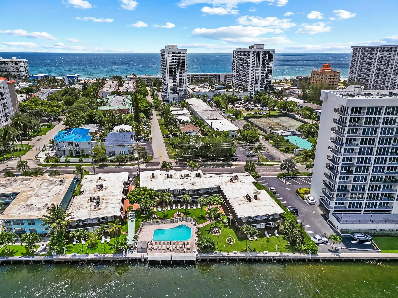 555 N Riverside Dr, #4