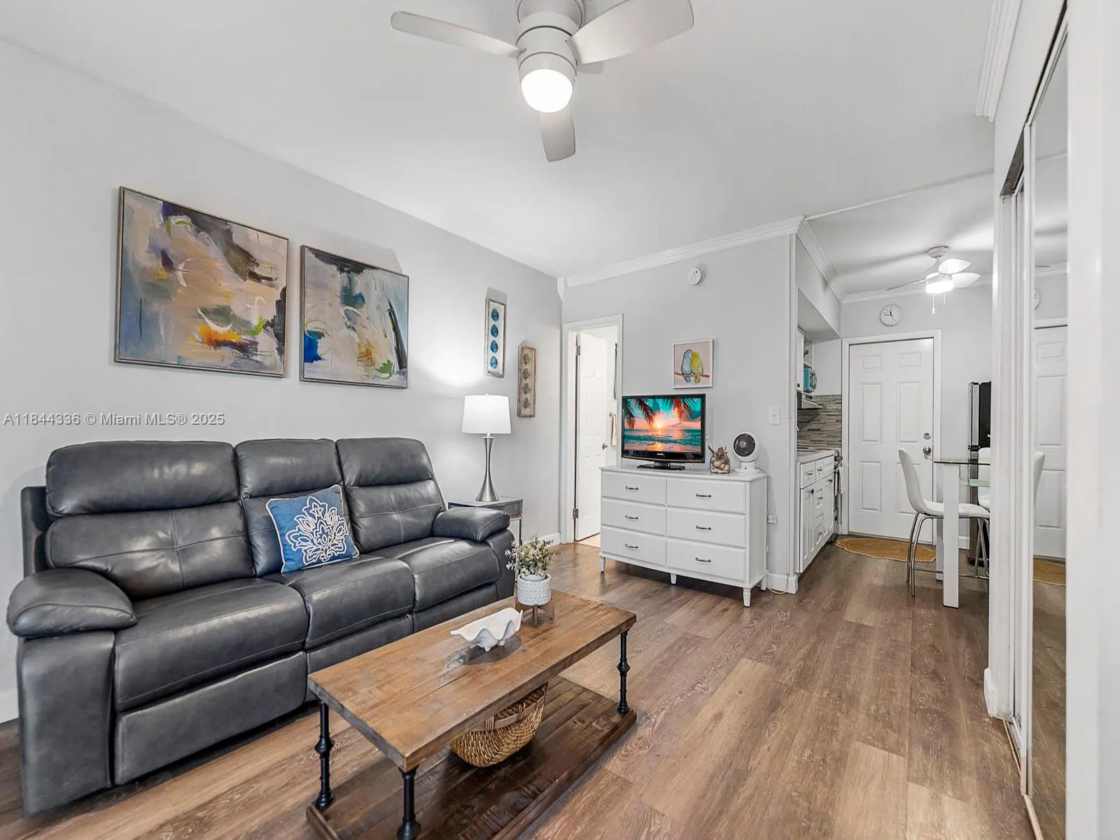 555 N Riverside Dr, #4