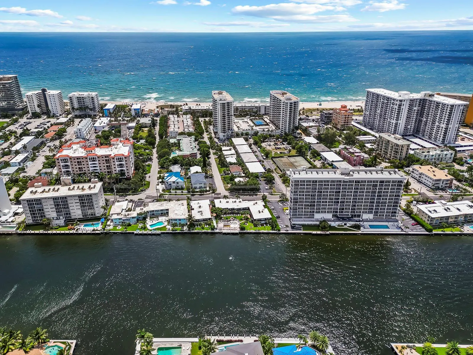 555 N Riverside Dr, #4
