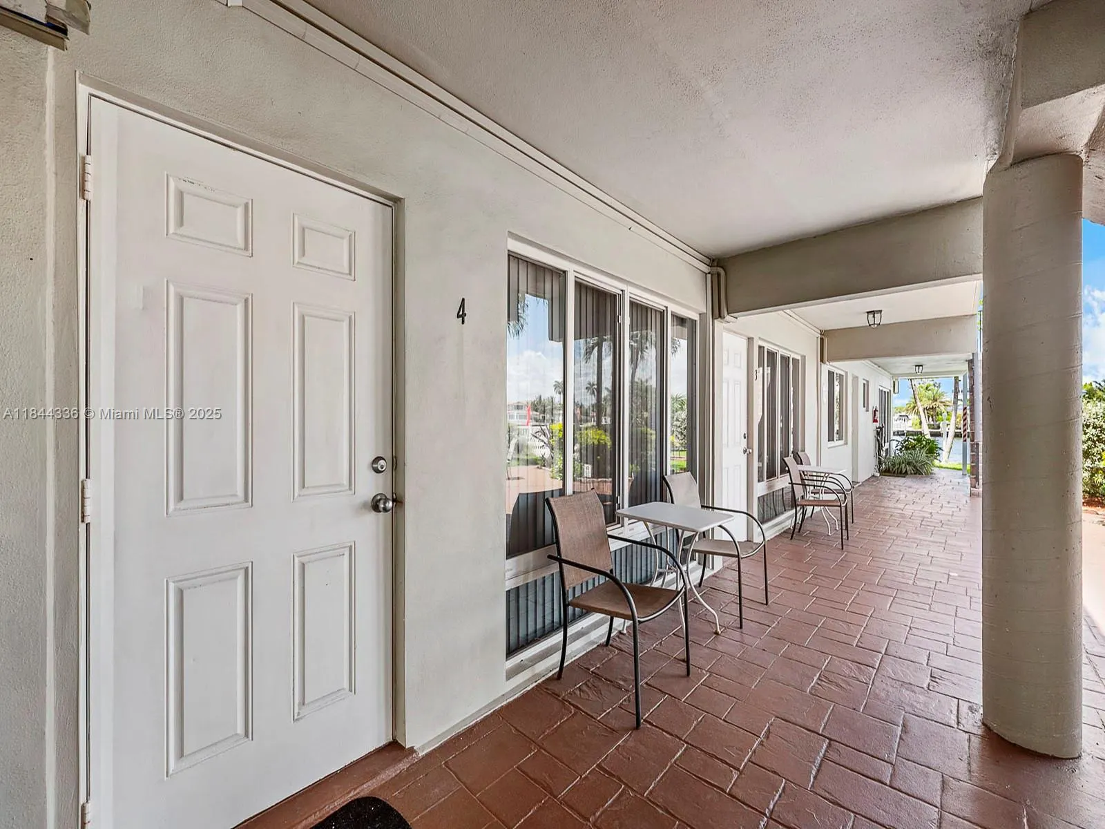 555 N Riverside Dr, #4