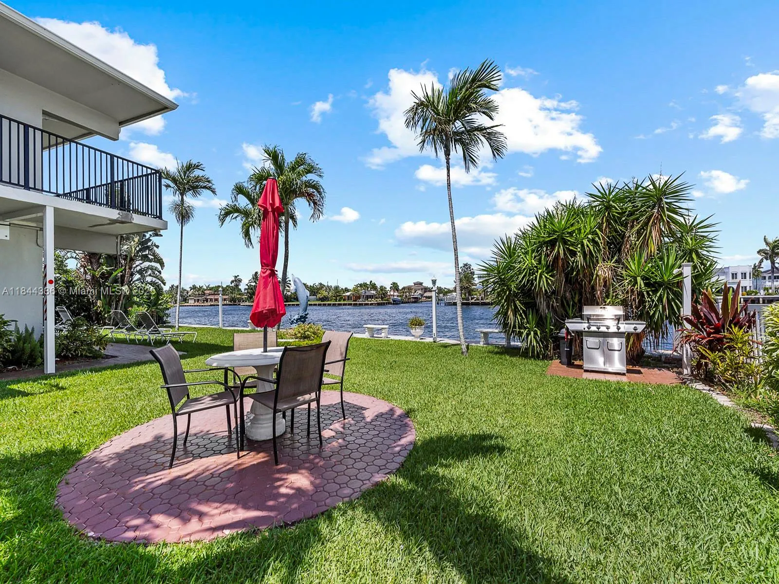 555 N Riverside Dr, #4