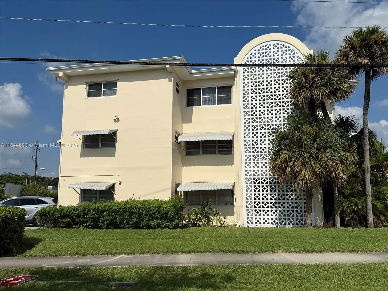 141 NE 10th Ave, #17B