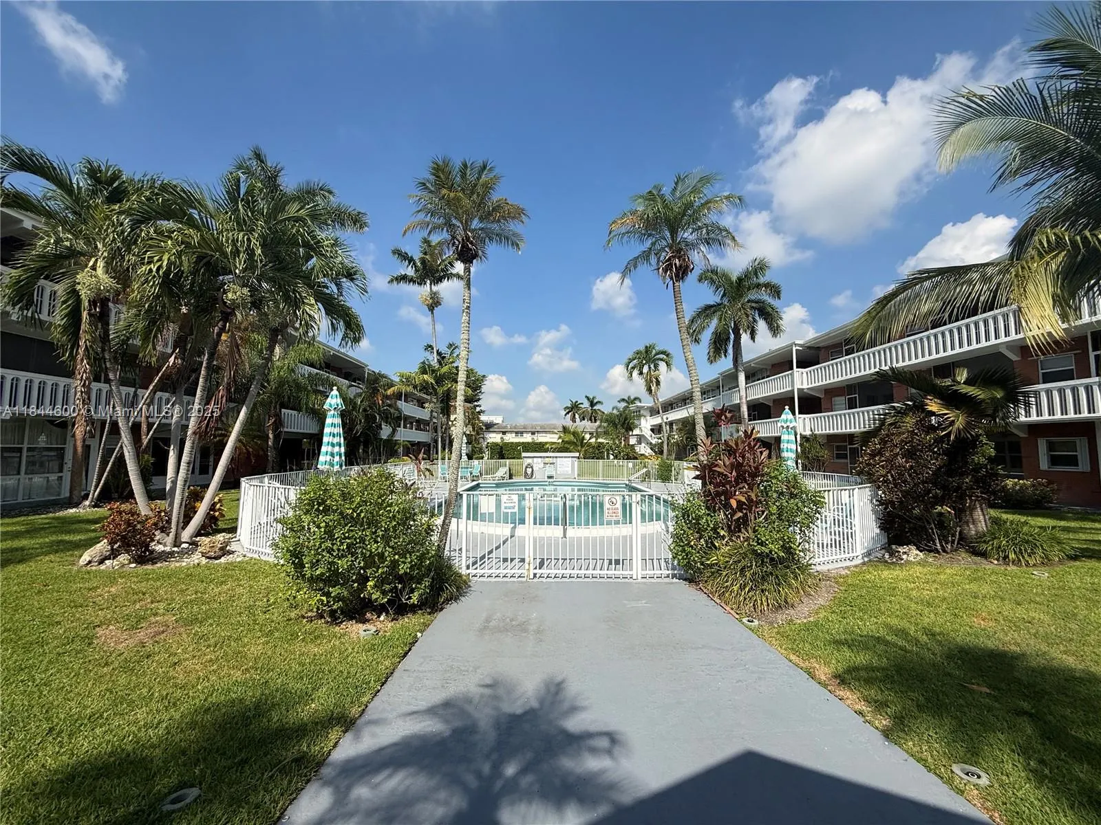 141 NE 10th Ave, #17B