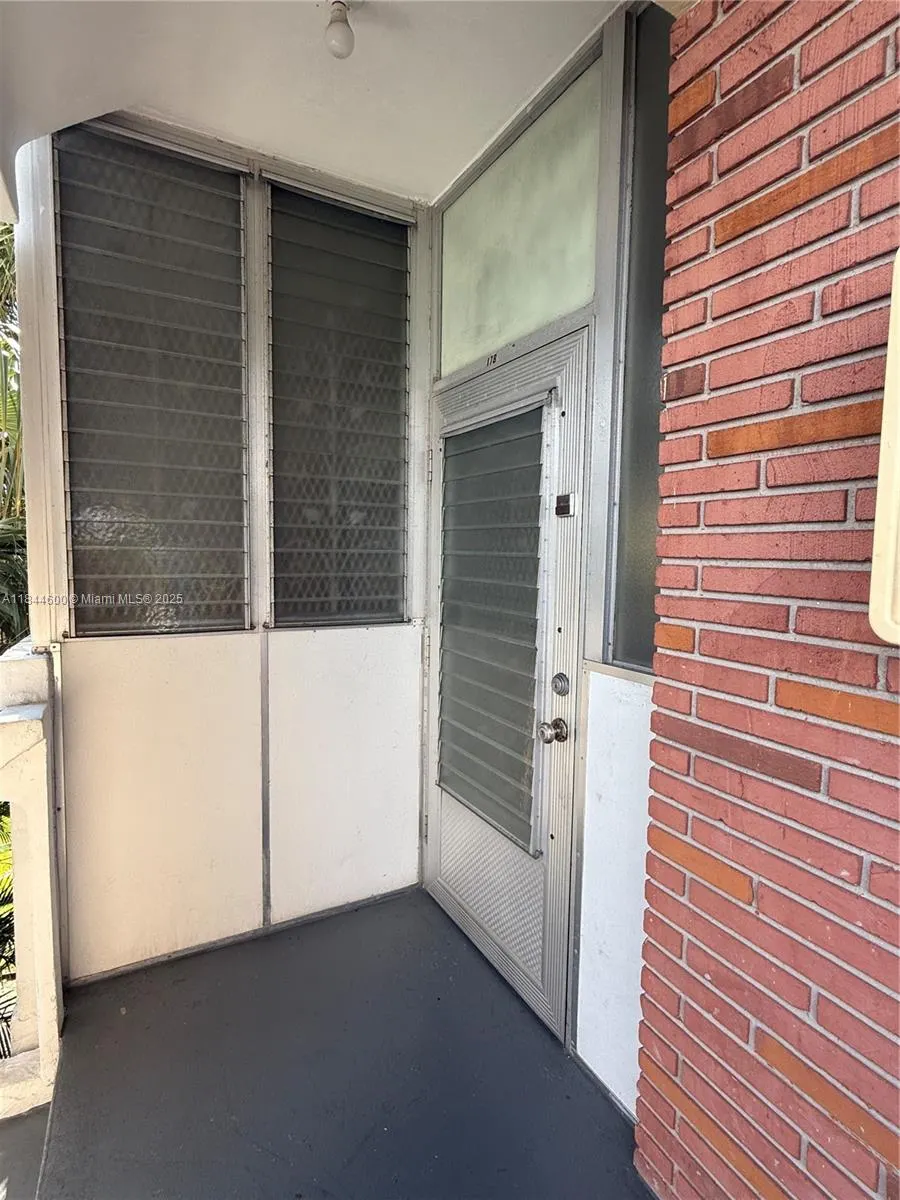 141 NE 10th Ave, #17B