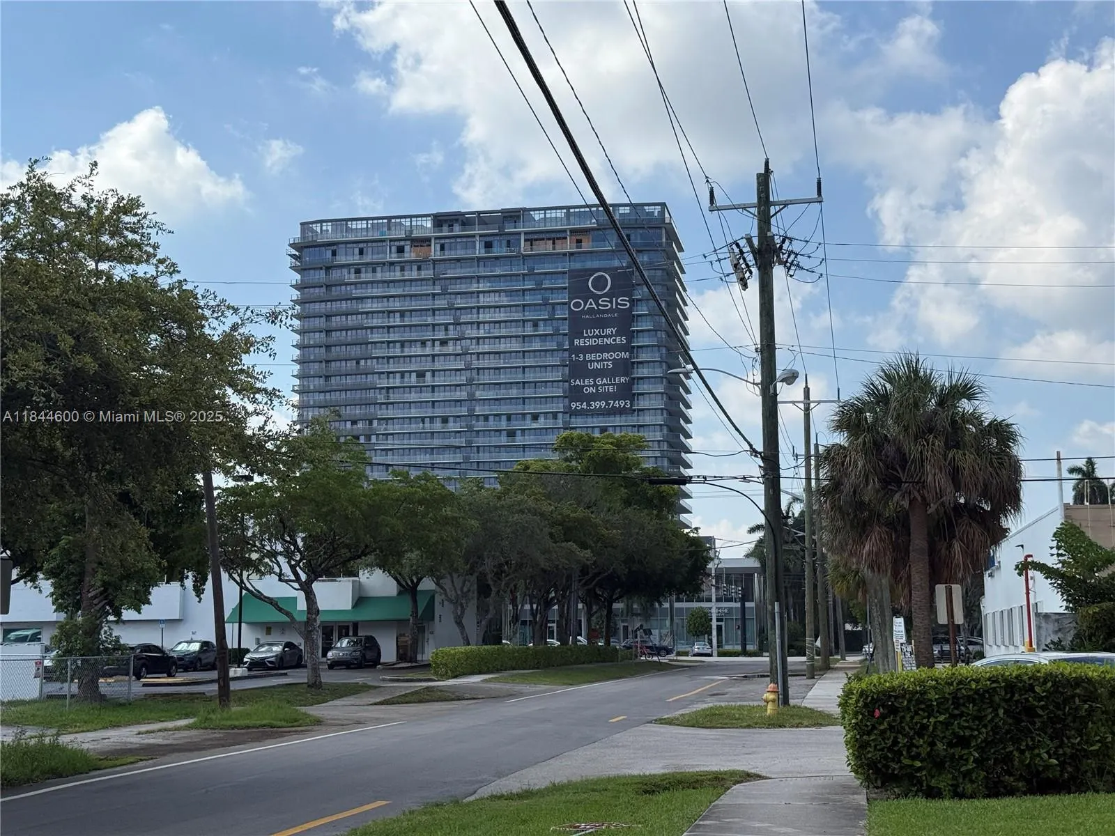 141 NE 10th Ave, #17B