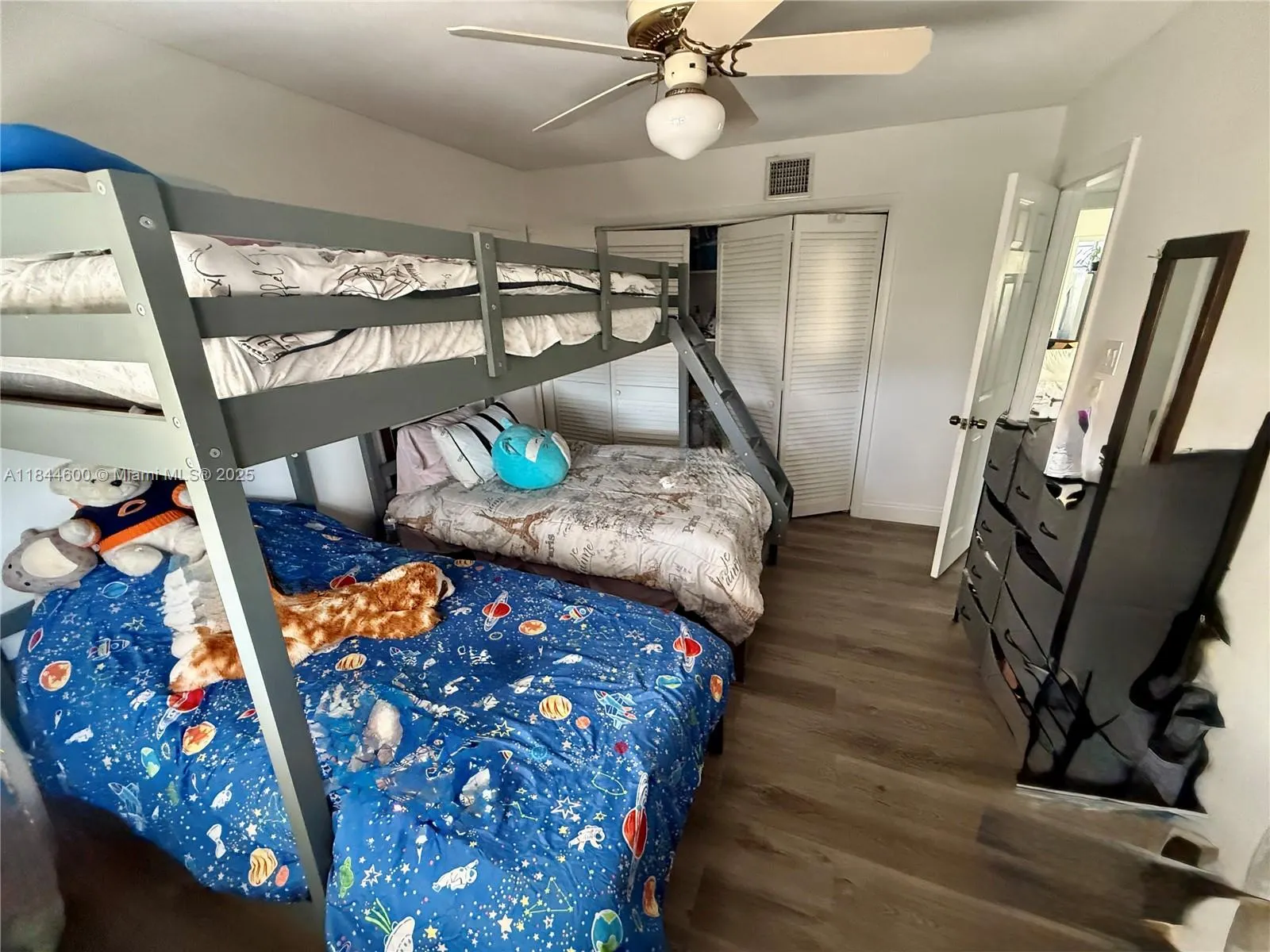 141 NE 10th Ave, #17B
