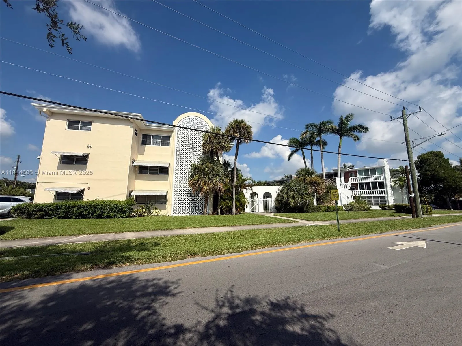 141 NE 10th Ave, #17B