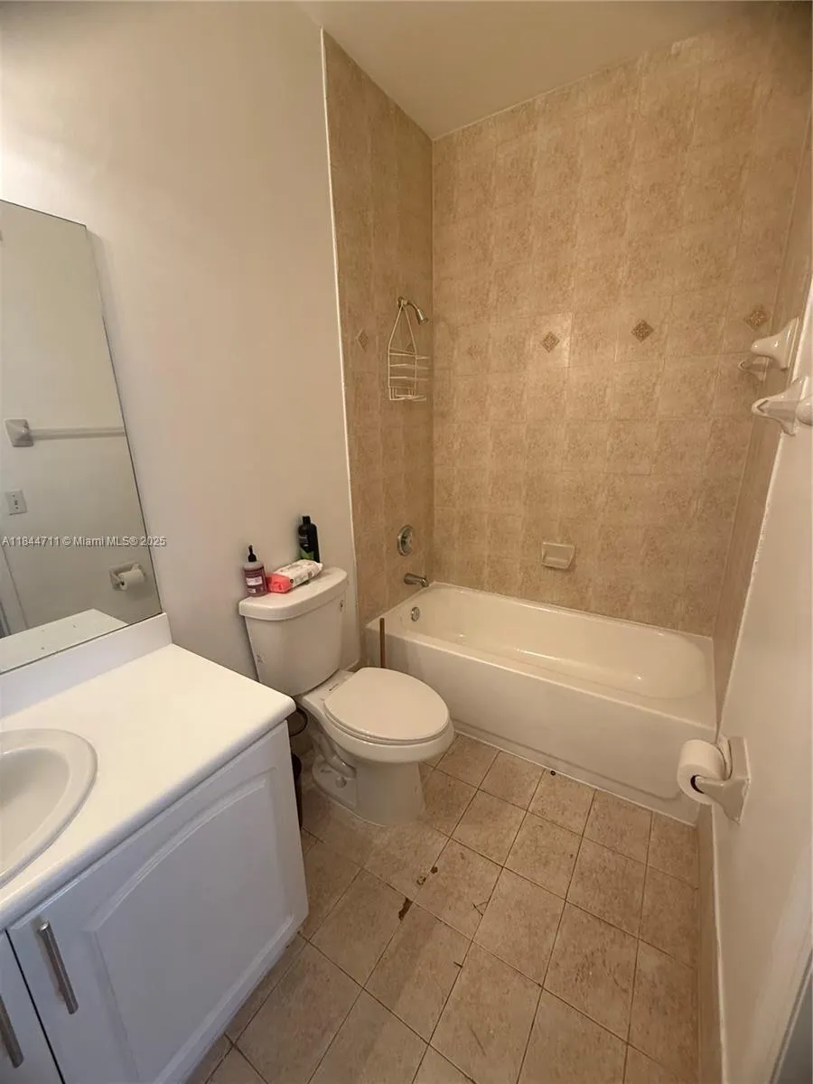 7150 NW 177th St, #101-15