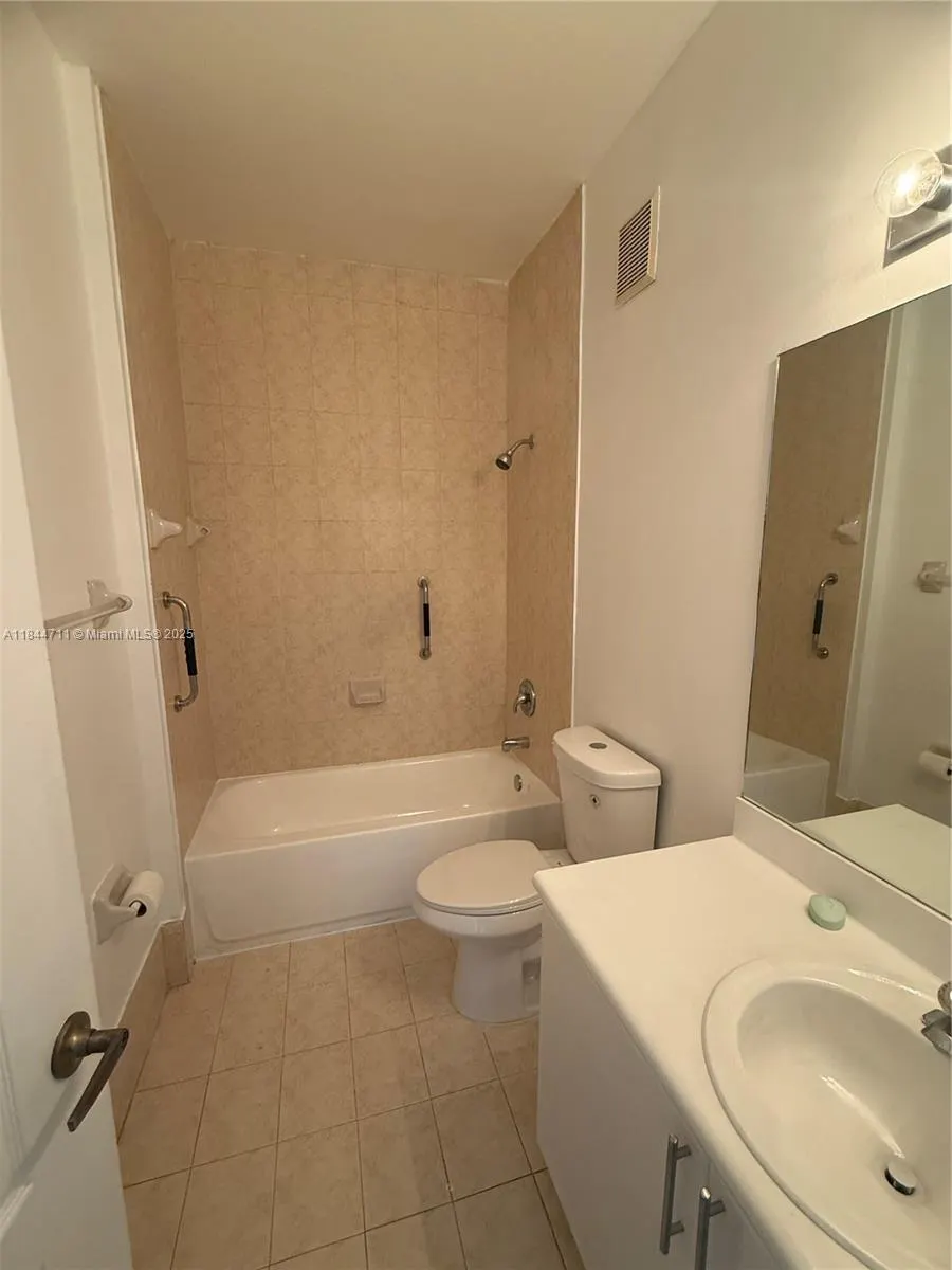 7150 NW 177th St, #101-15