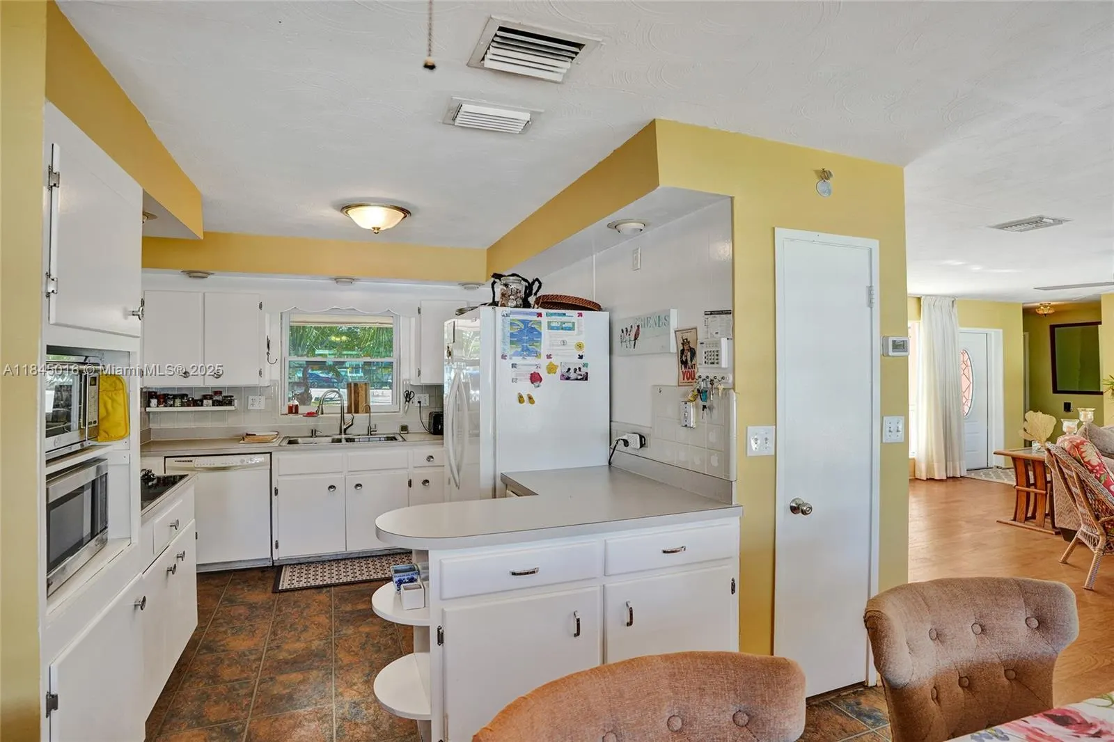 1321 Mandarin Isle