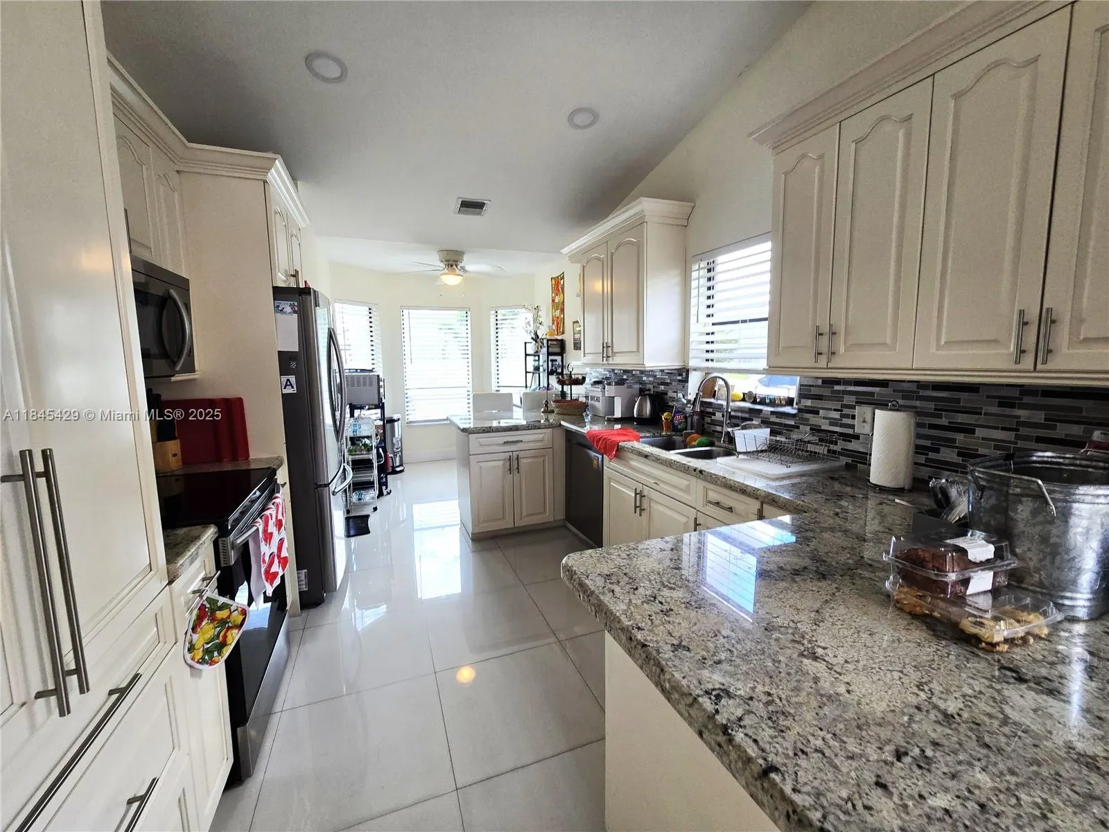 23330 Sedawie Dr