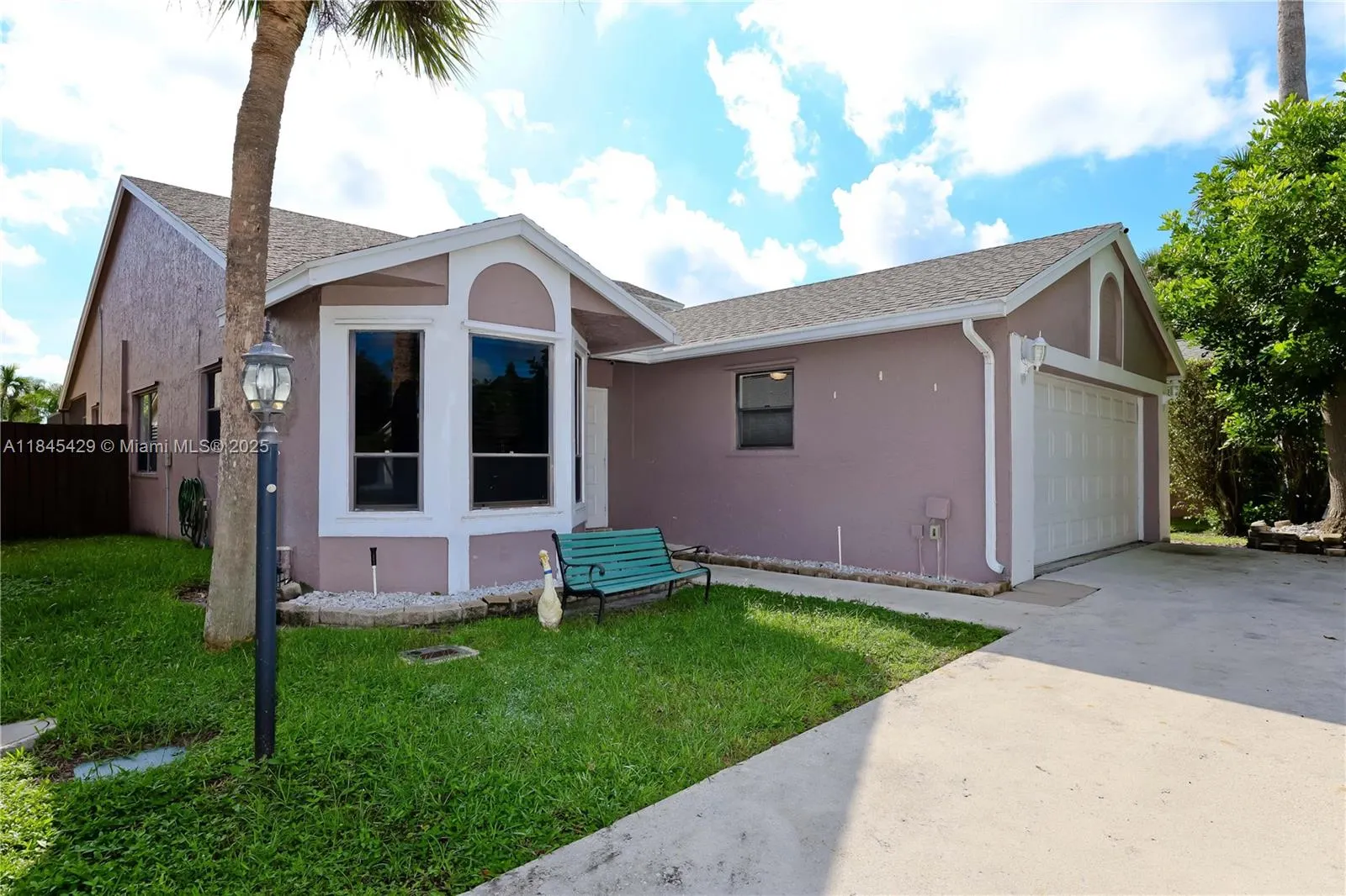 23330 Sedawie Dr
