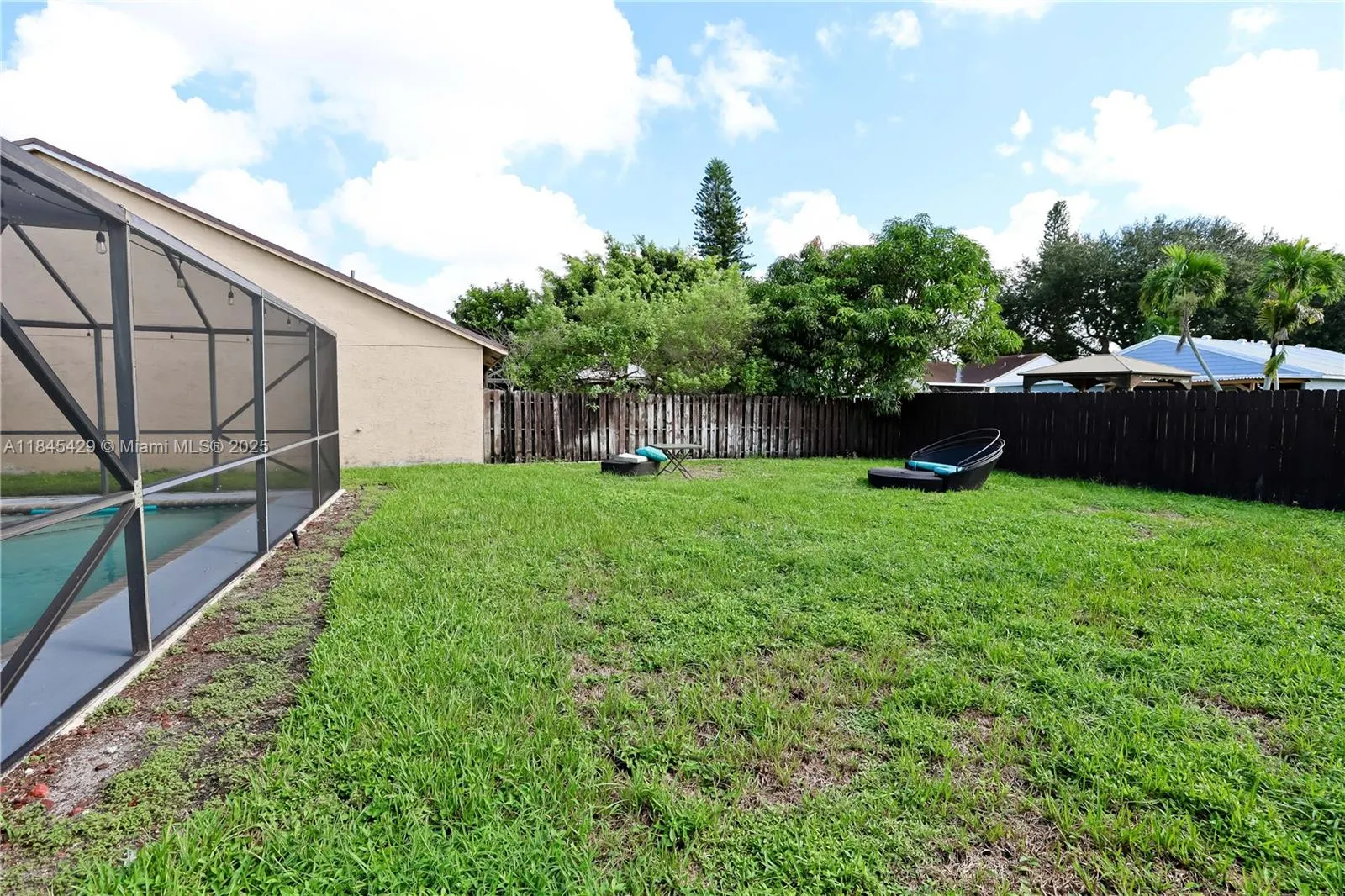 23330 Sedawie Dr