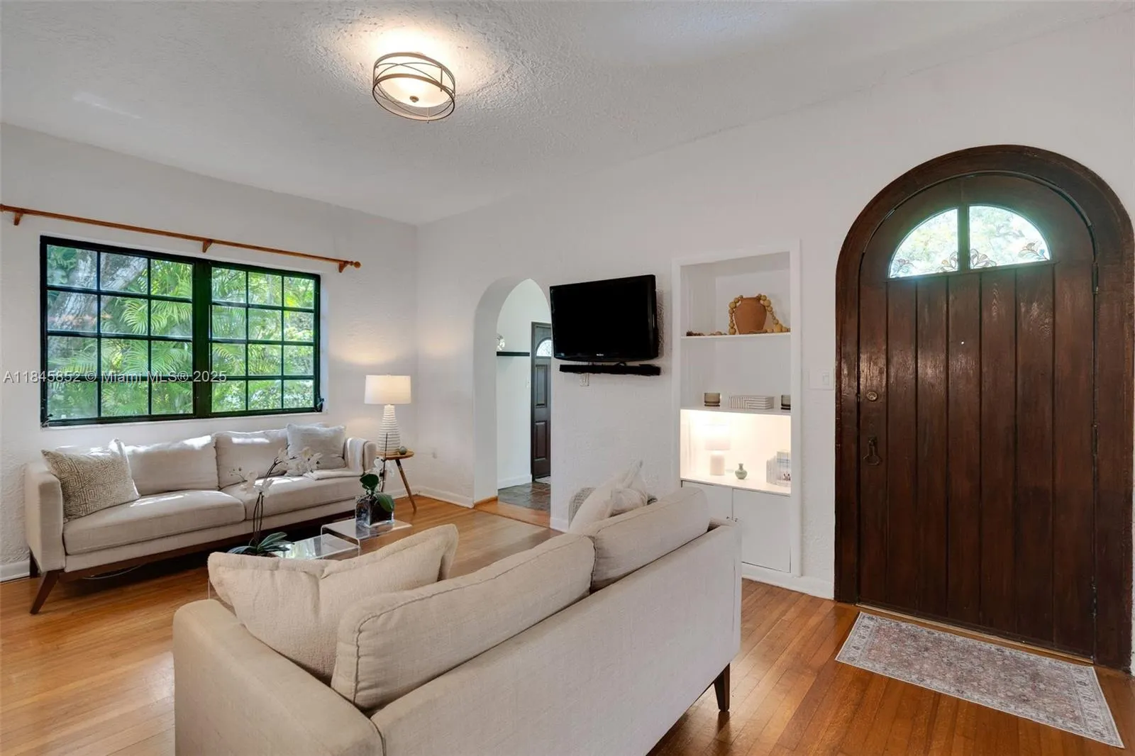 425 Cadagua Ave