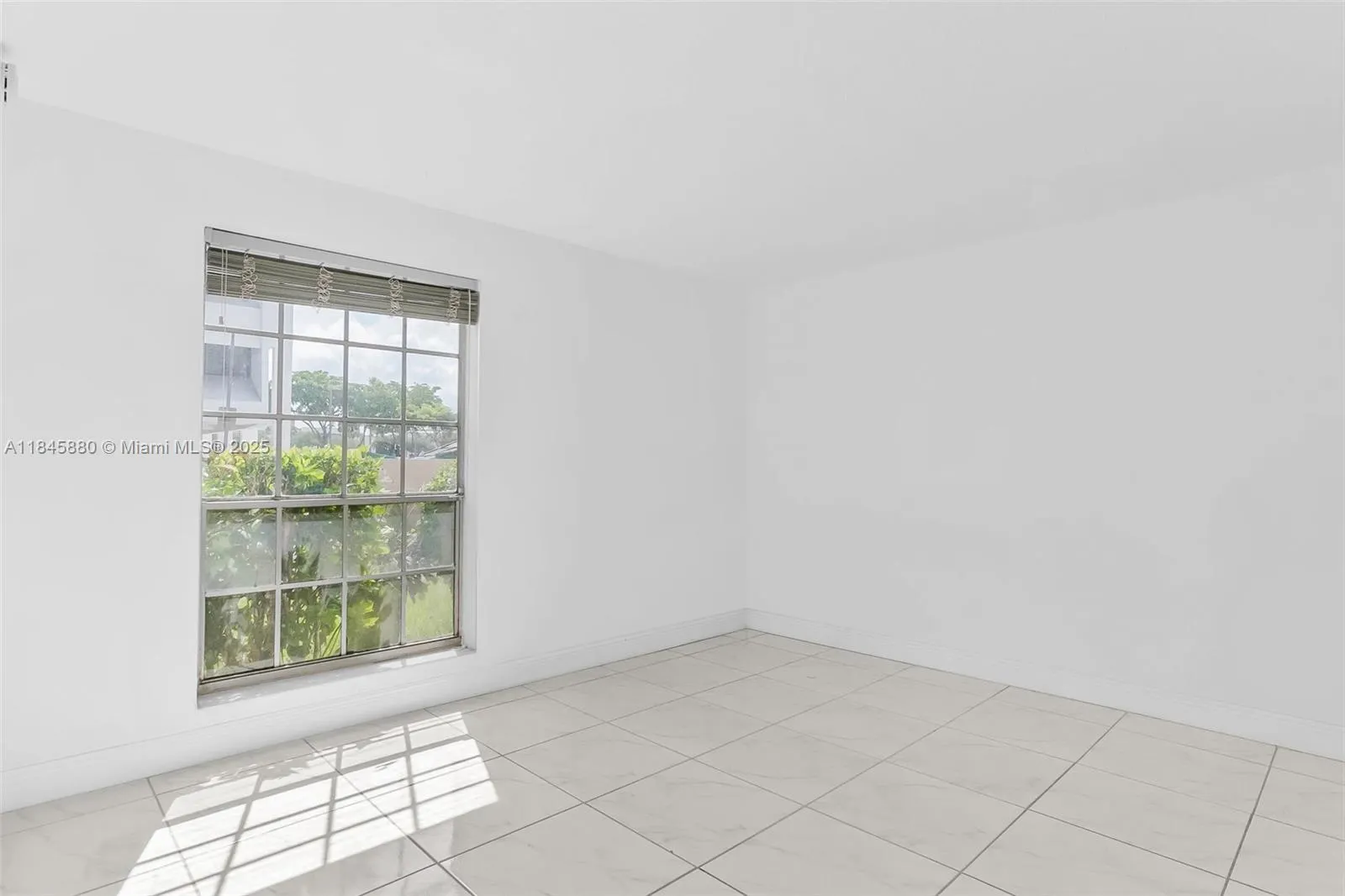 10748 N Kendall Dr, #N11