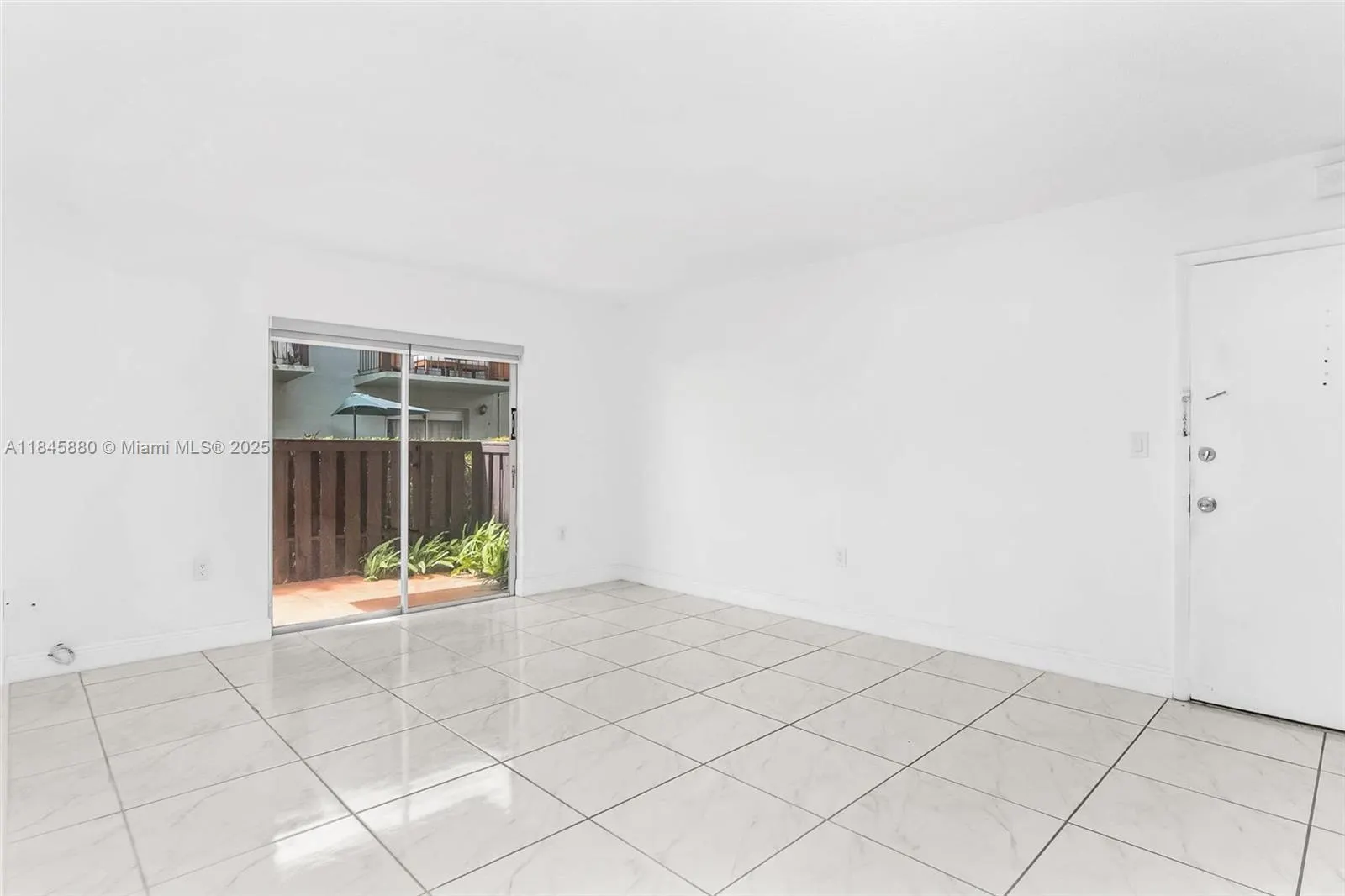10748 N Kendall Dr, #N11