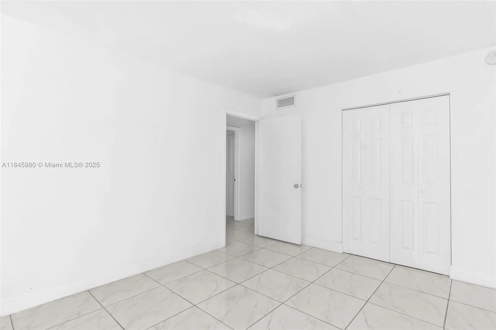 10748 N Kendall Dr, #N11