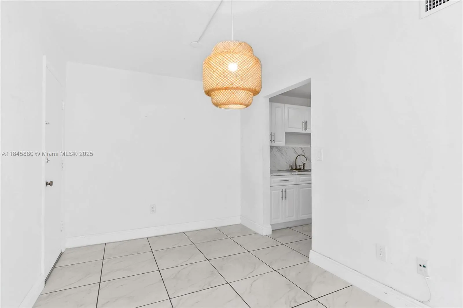 10748 N Kendall Dr, #N11