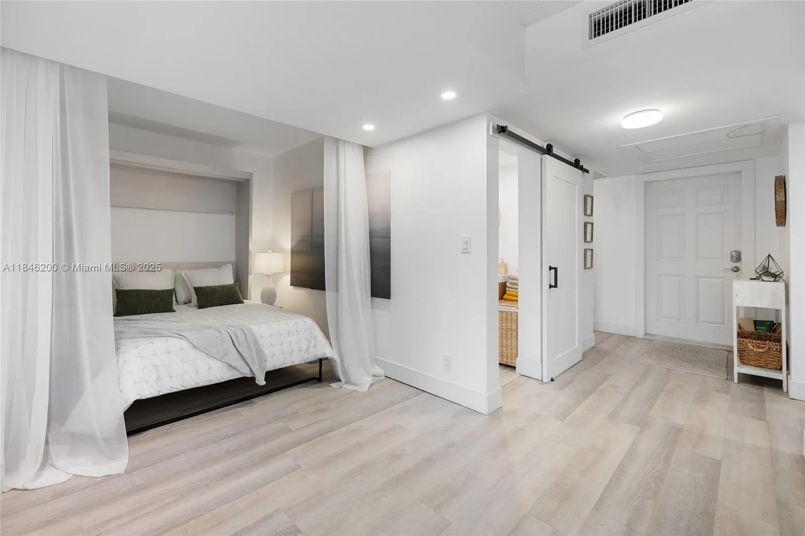 2601 S Course Dr, #404