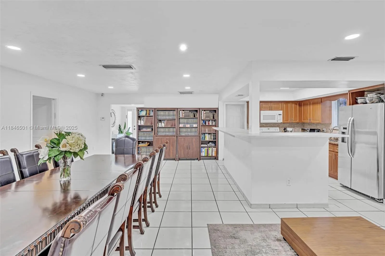 9524 Byron Ave