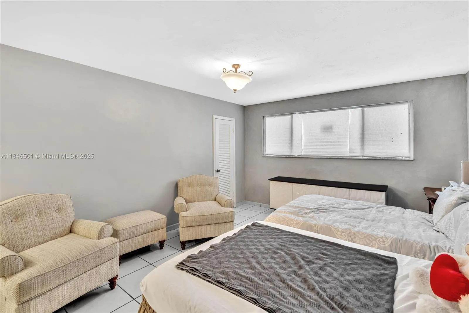 9524 Byron Ave