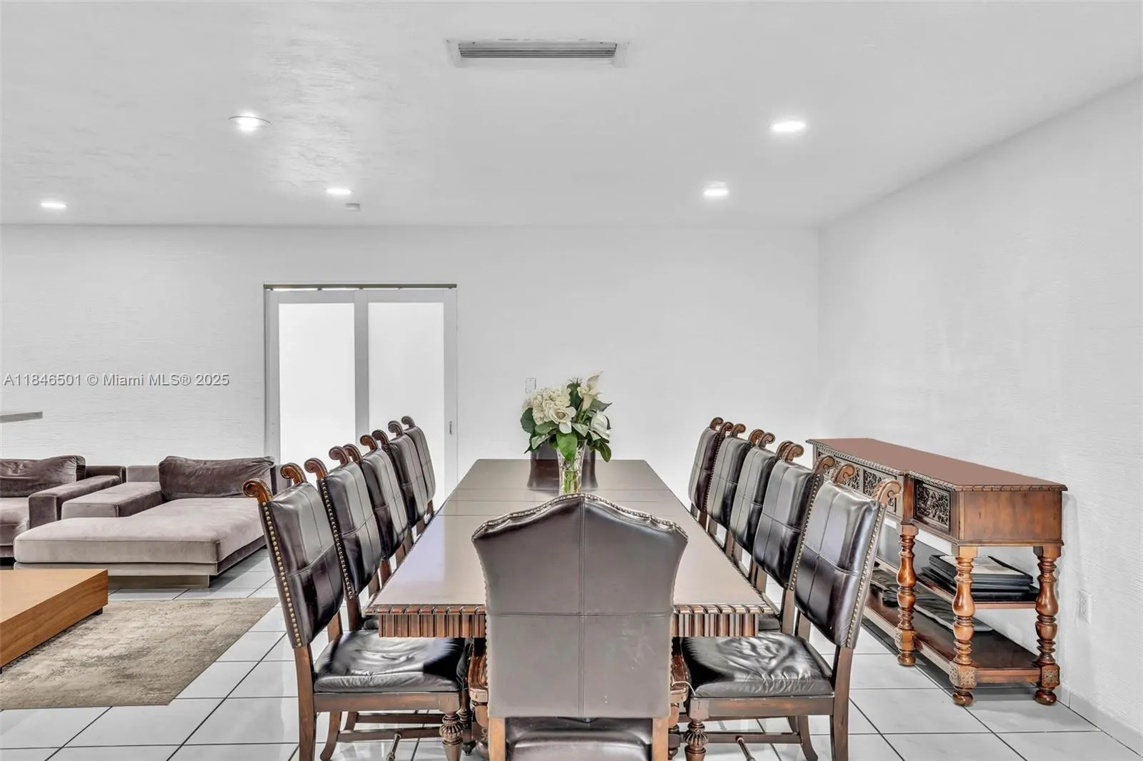 9524 Byron Ave