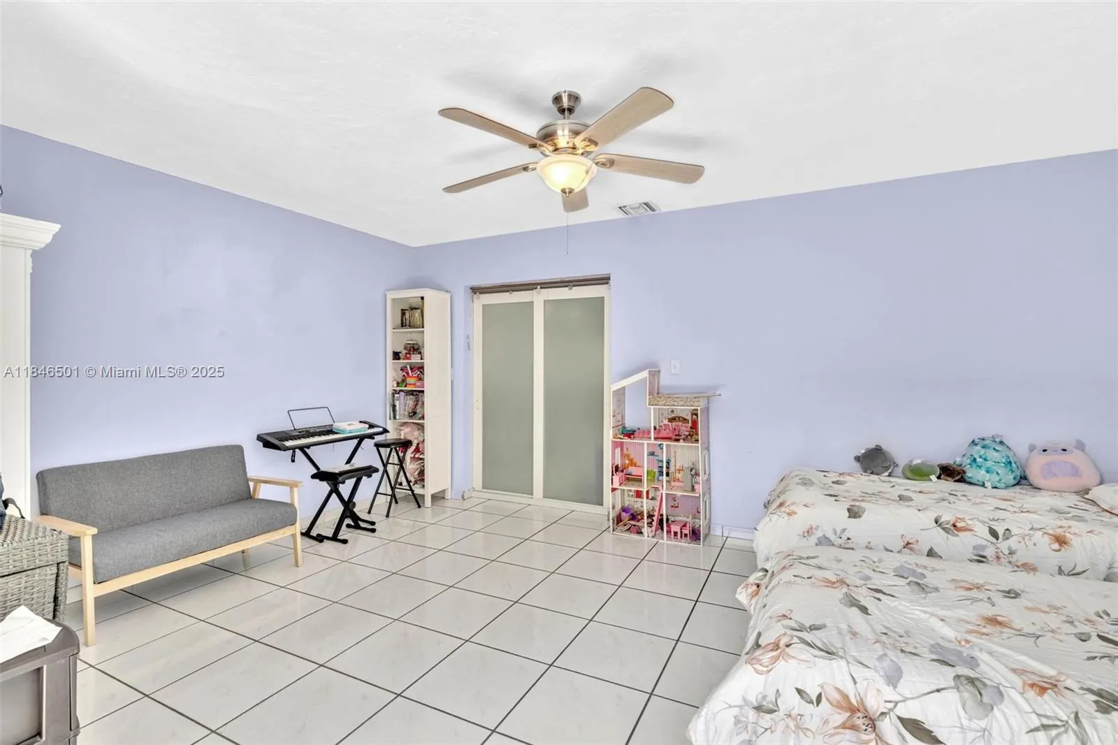 9524 Byron Ave