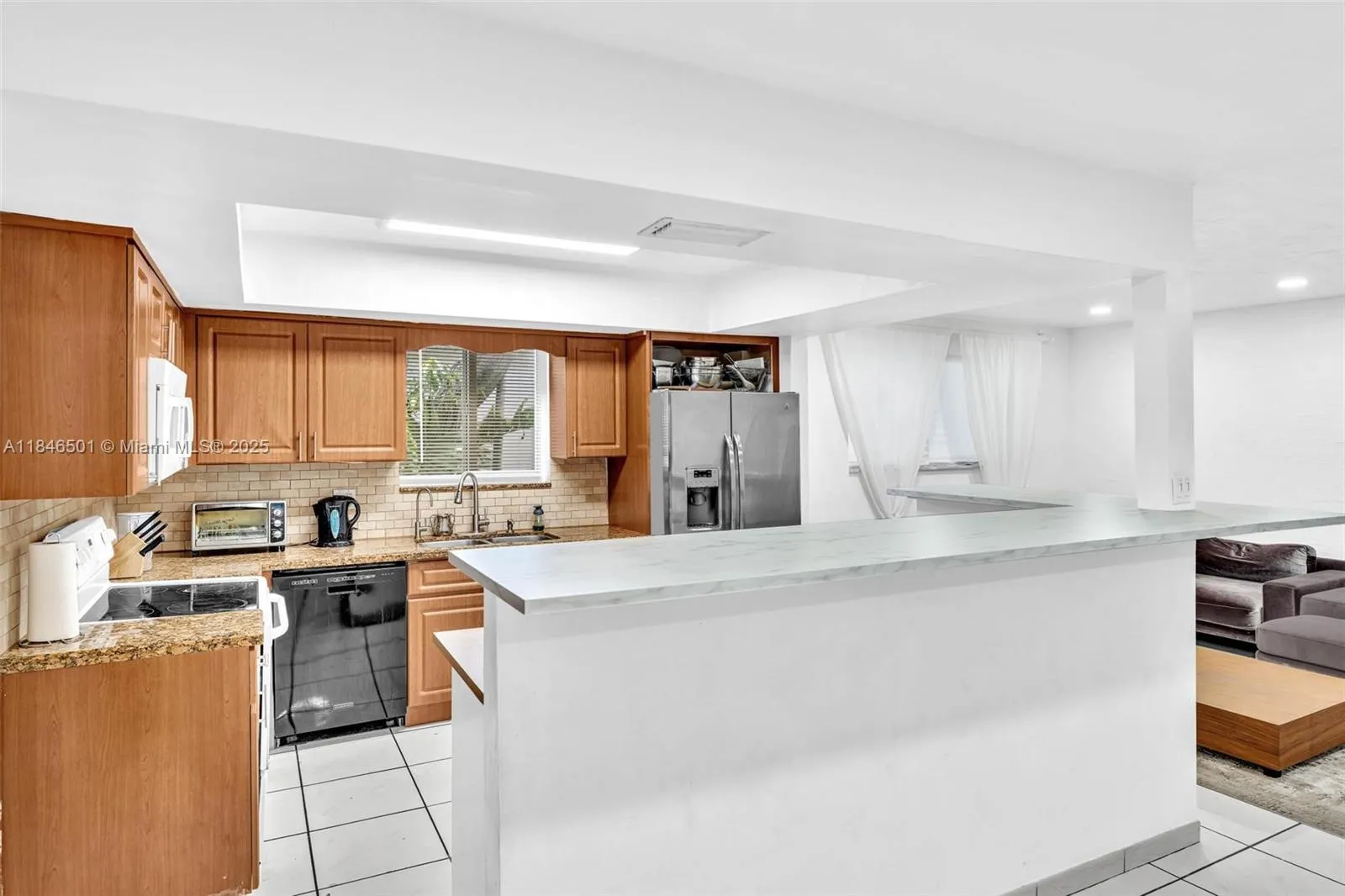 9524 Byron Ave