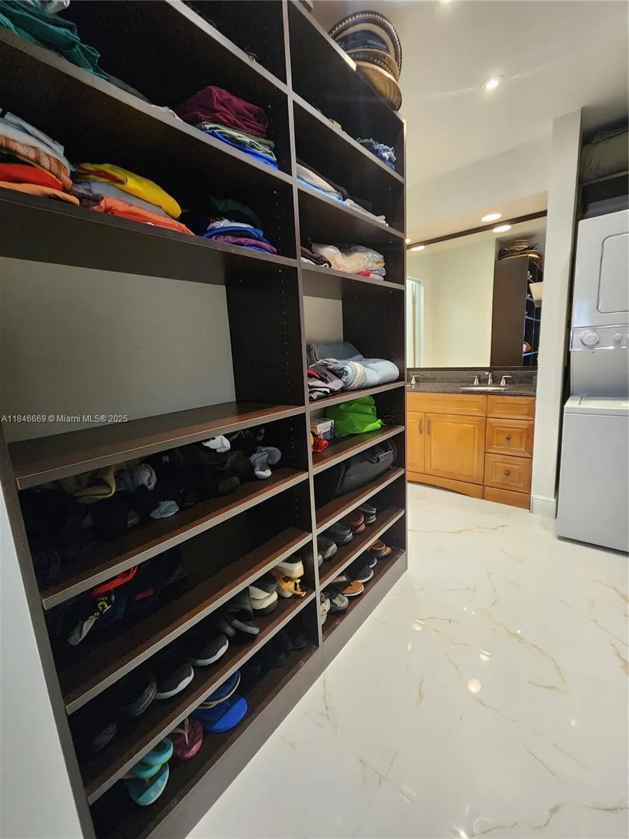 160 Cypress Club Dr, #608