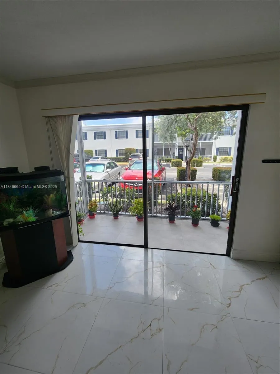 160 Cypress Club Dr, #608