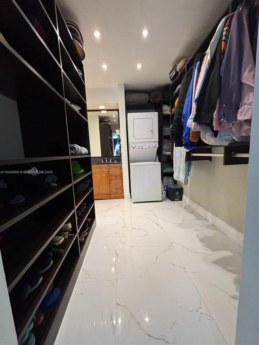 160 Cypress Club Dr, #608