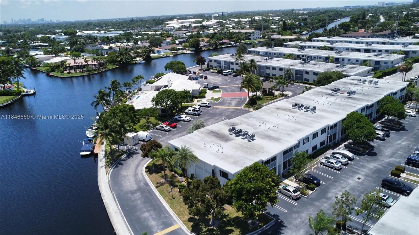 160 Cypress Club Dr, #608