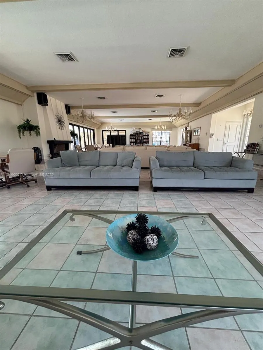 160 Cypress Club Dr, #608