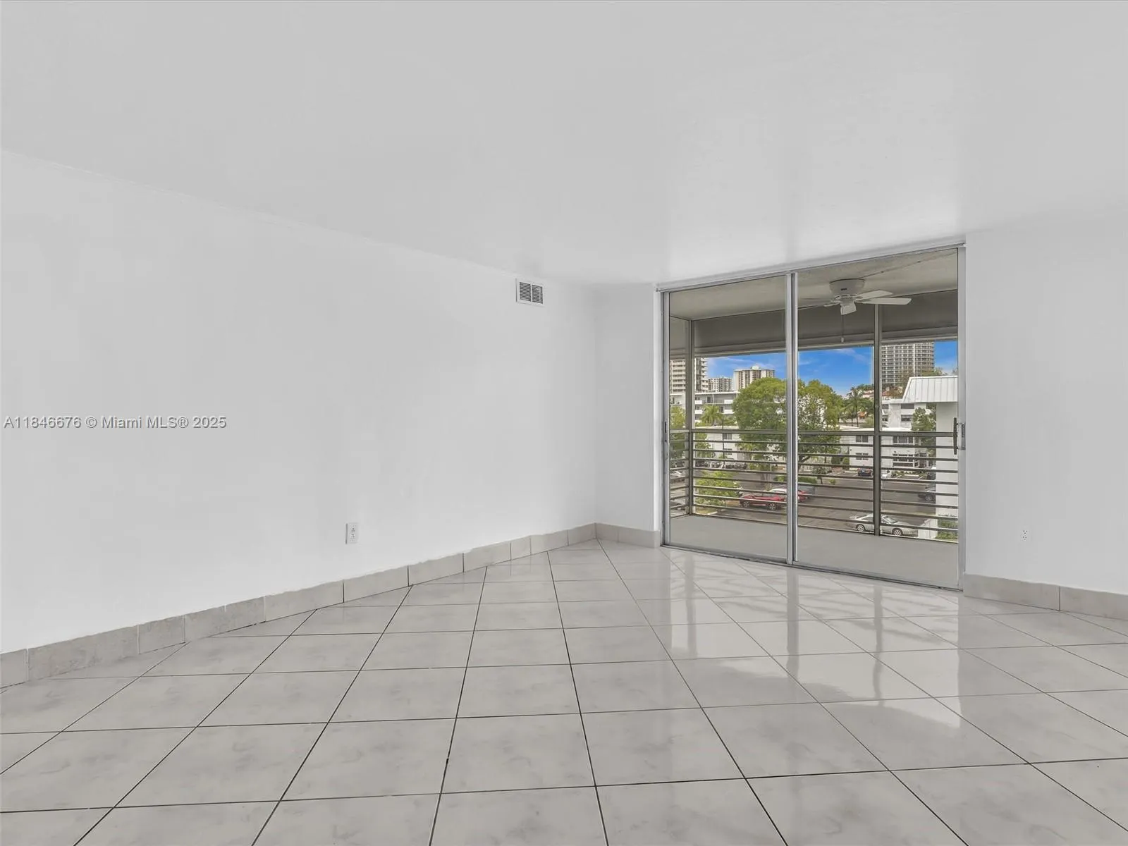3725 NE 169th St, #407