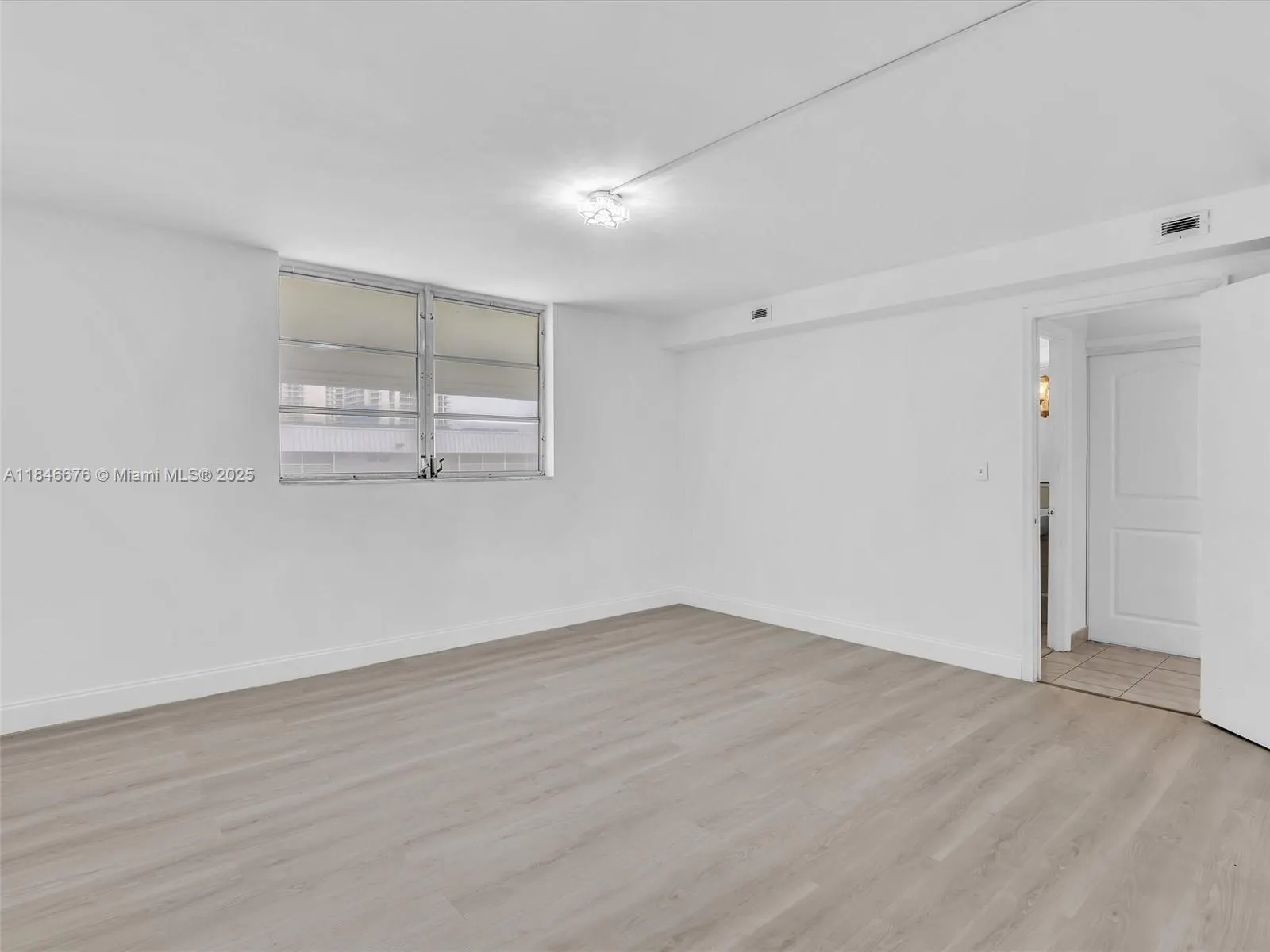 3725 NE 169th St, #407