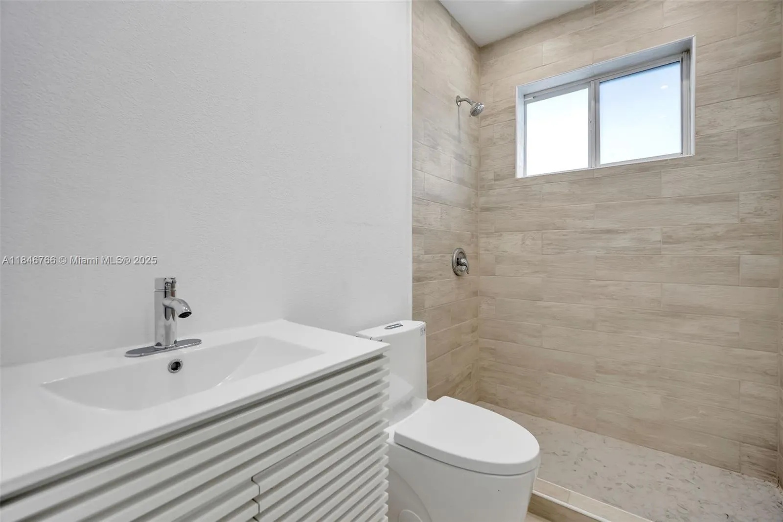 1401 NE 152 St