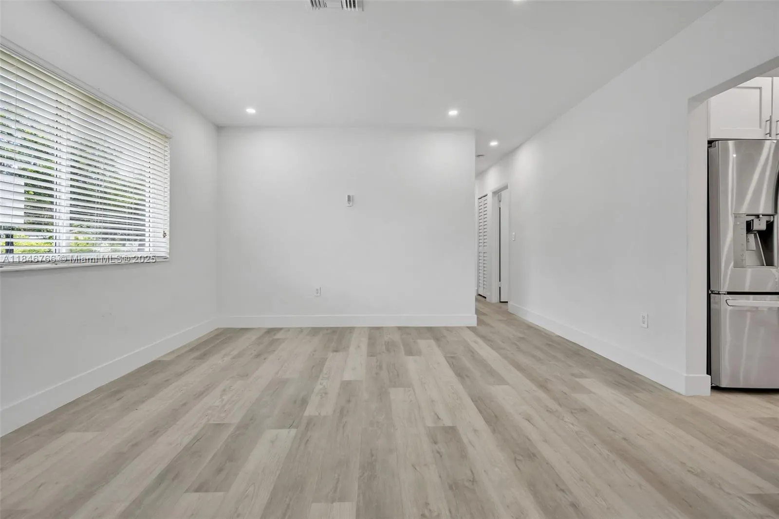 1401 NE 152 St