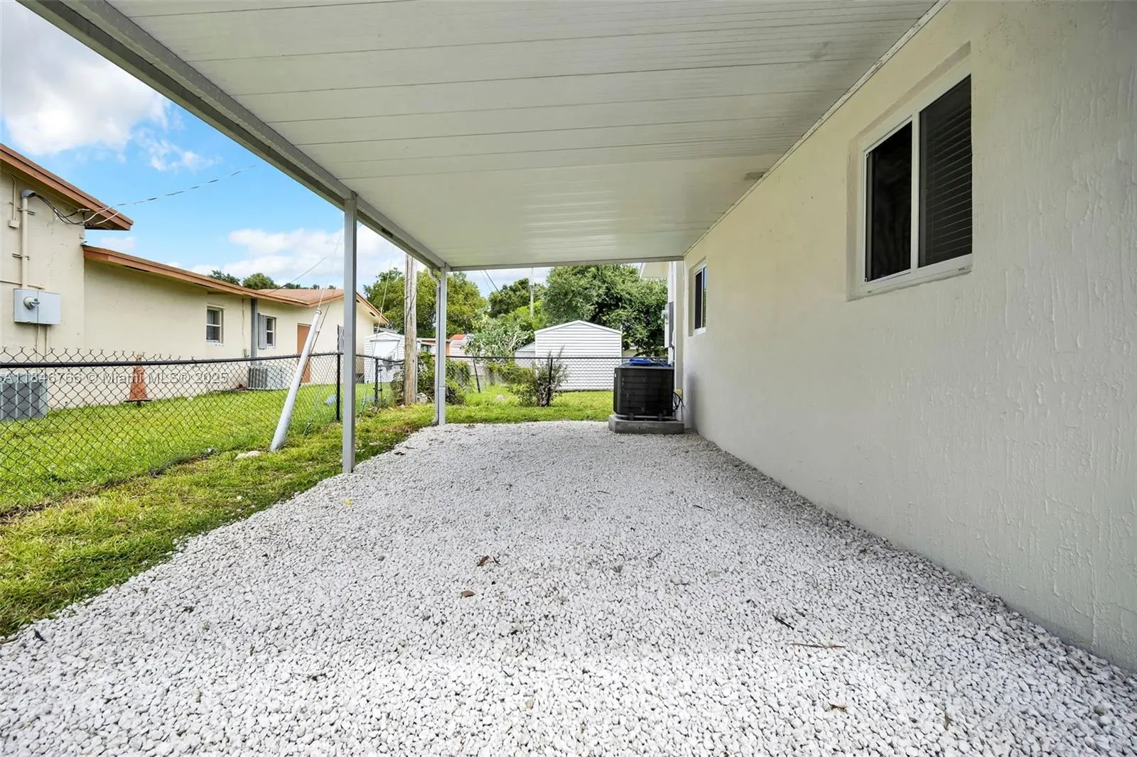 1401 NE 152 St
