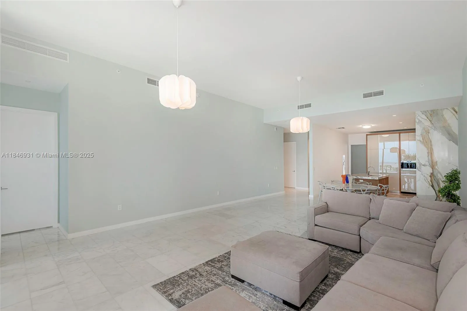 2821 S Bayshore Dr, #7B