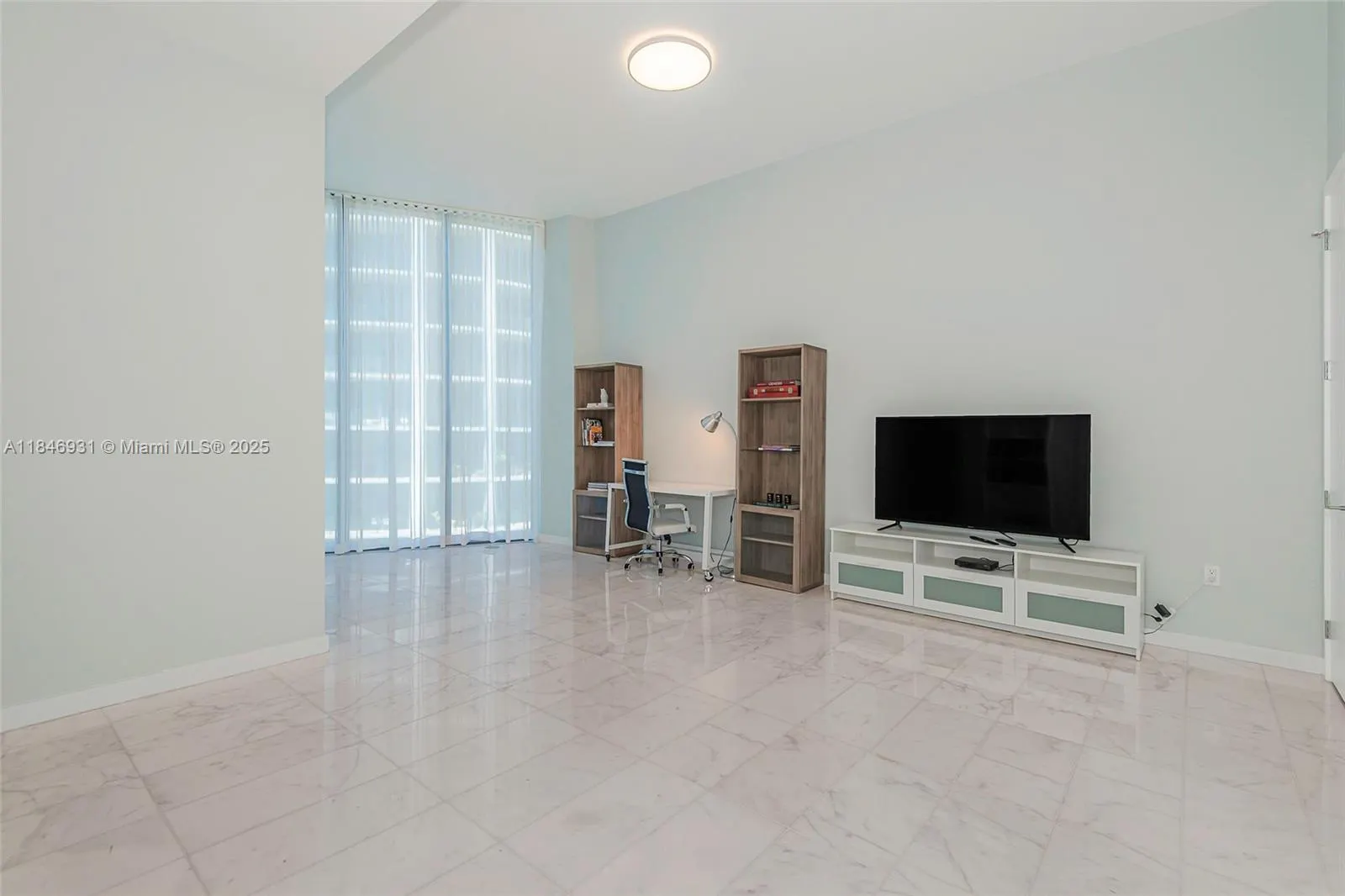 2821 S Bayshore Dr, #7B