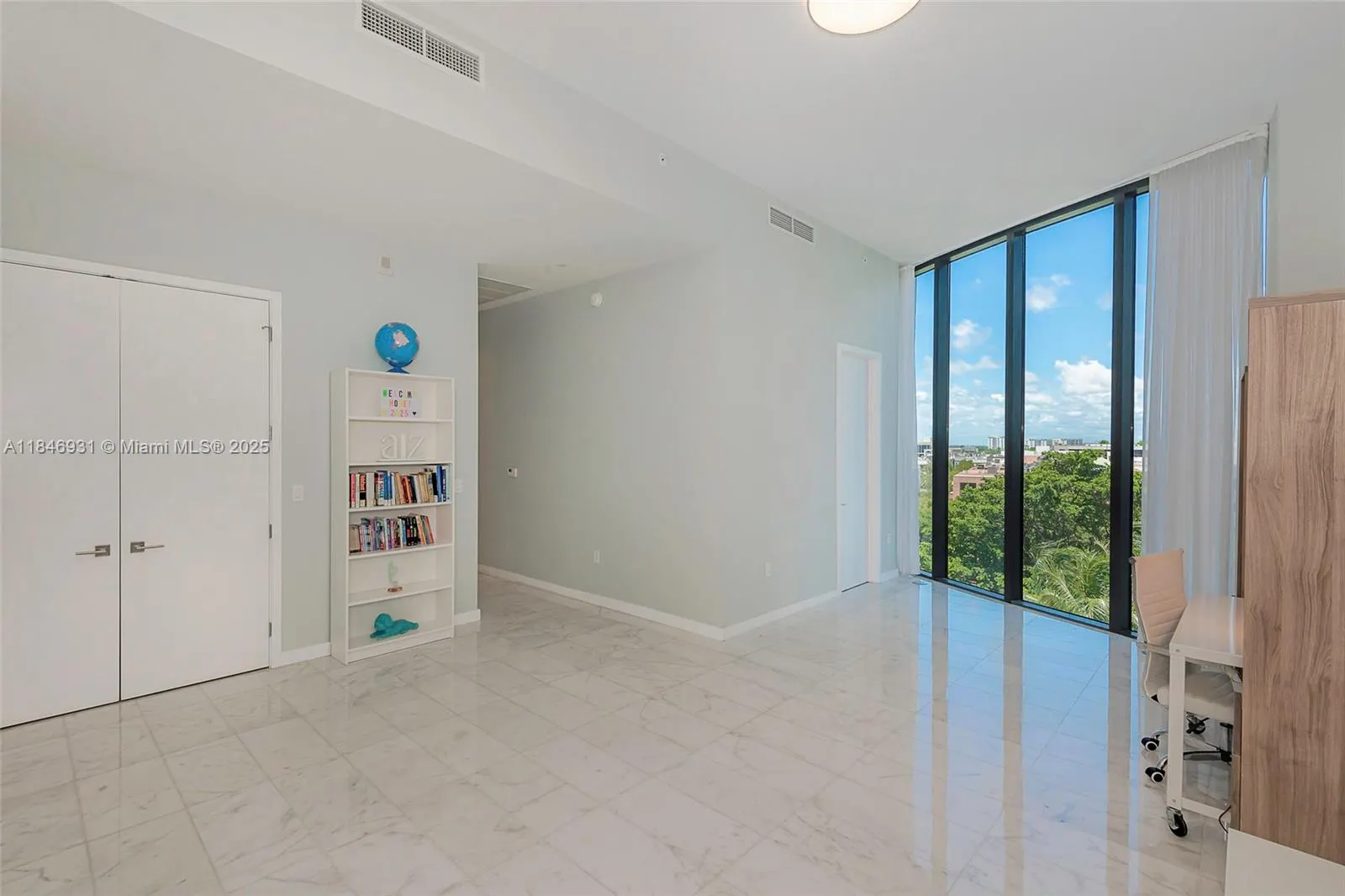 2821 S Bayshore Dr, #7B