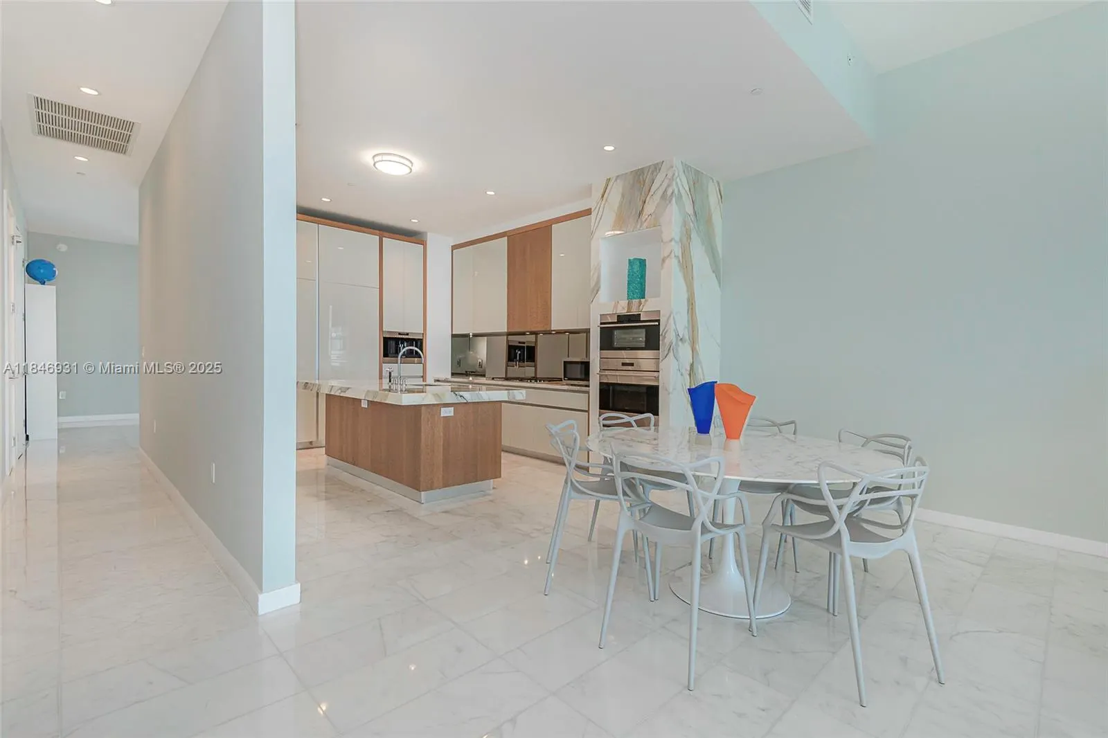 2821 S Bayshore Dr, #7B