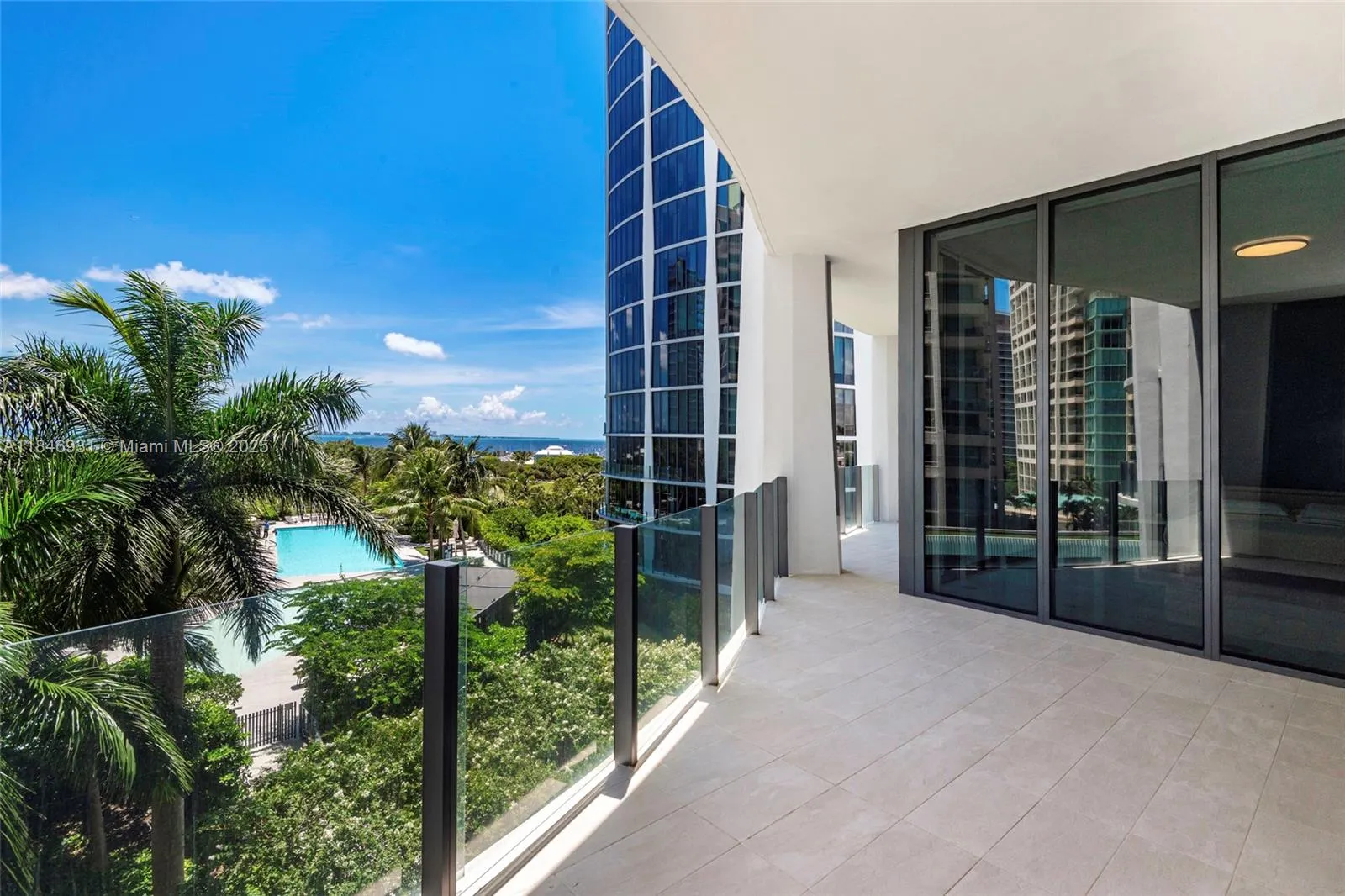 2821 S Bayshore Dr, #7B